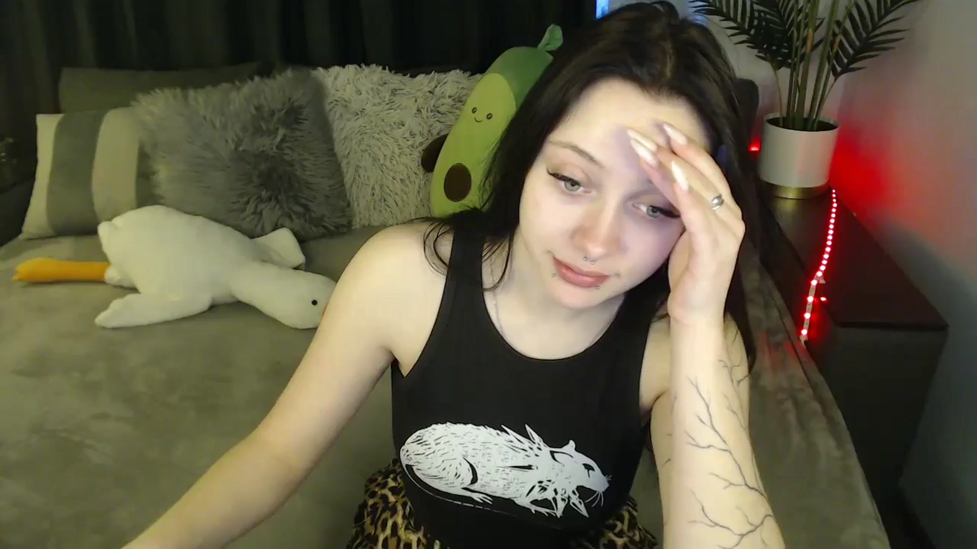 Gallery image thumbnail from SerenaSantos's myfreecams stream on, 04/23/2025, 08:47 image 11 of 20