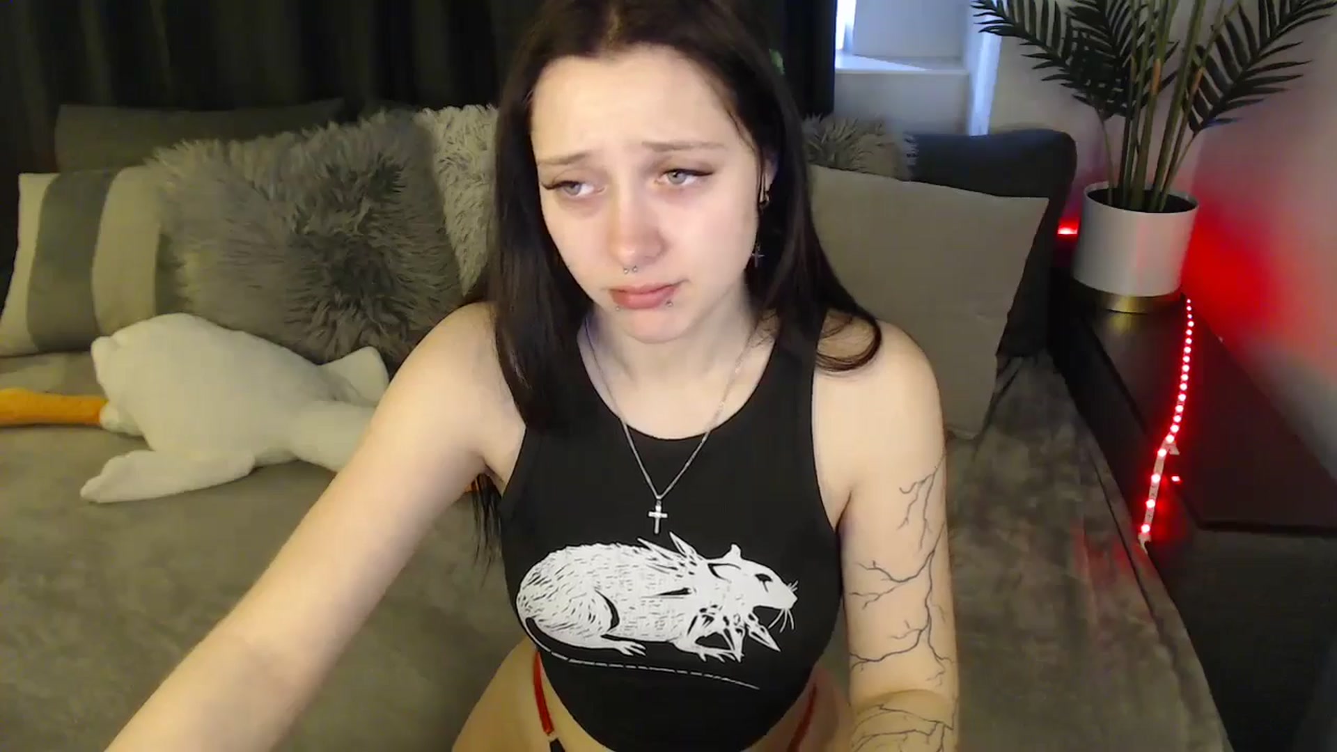 Gallery image thumbnail from SerenaSantos's myfreecams stream on, 04/23/2025, 11:00 image 5 of 20