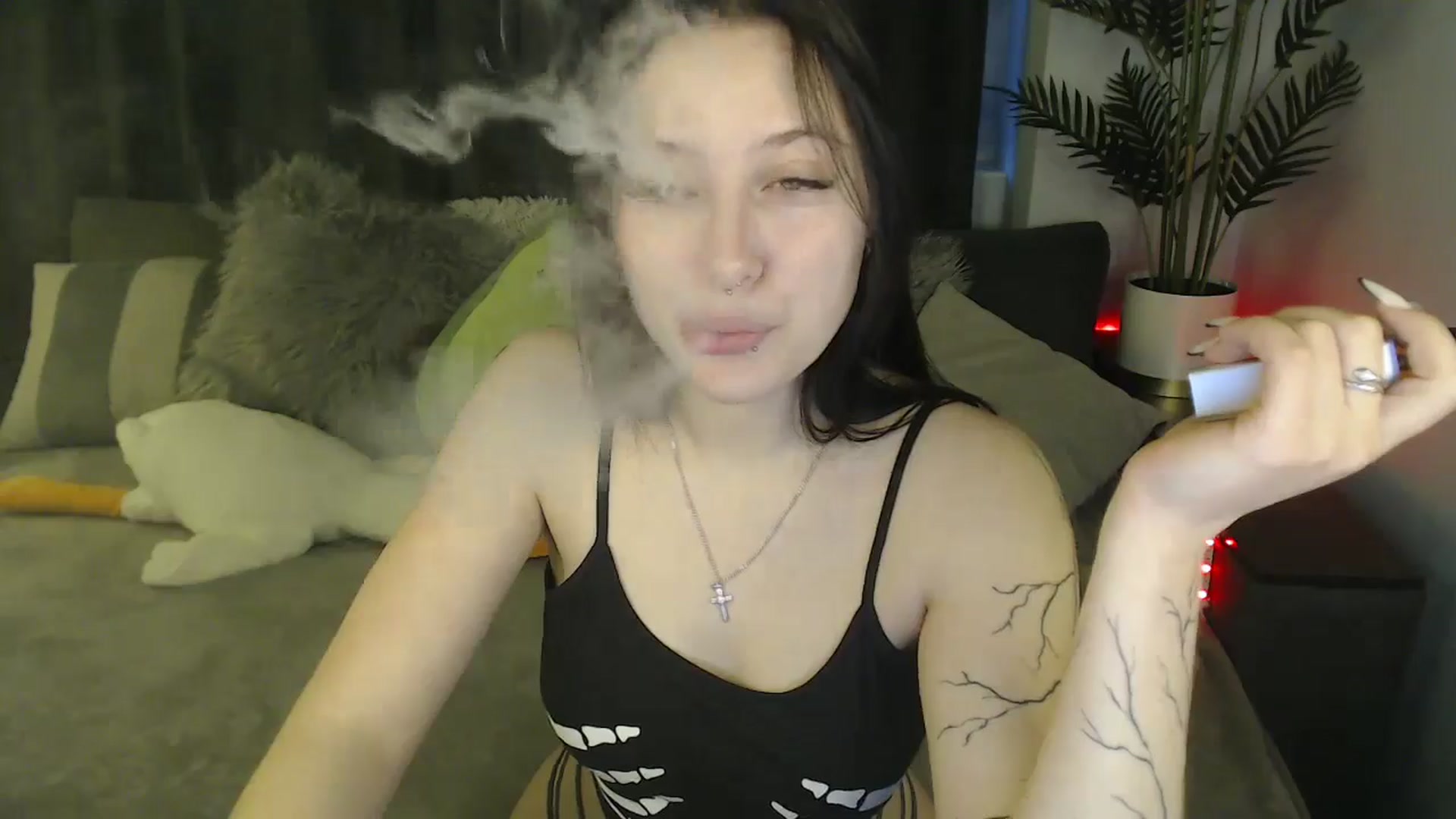 Gallery image thumbnail from SerenaSantos's myfreecams stream on, 04/25/2025, 08:35 image 5 of 20