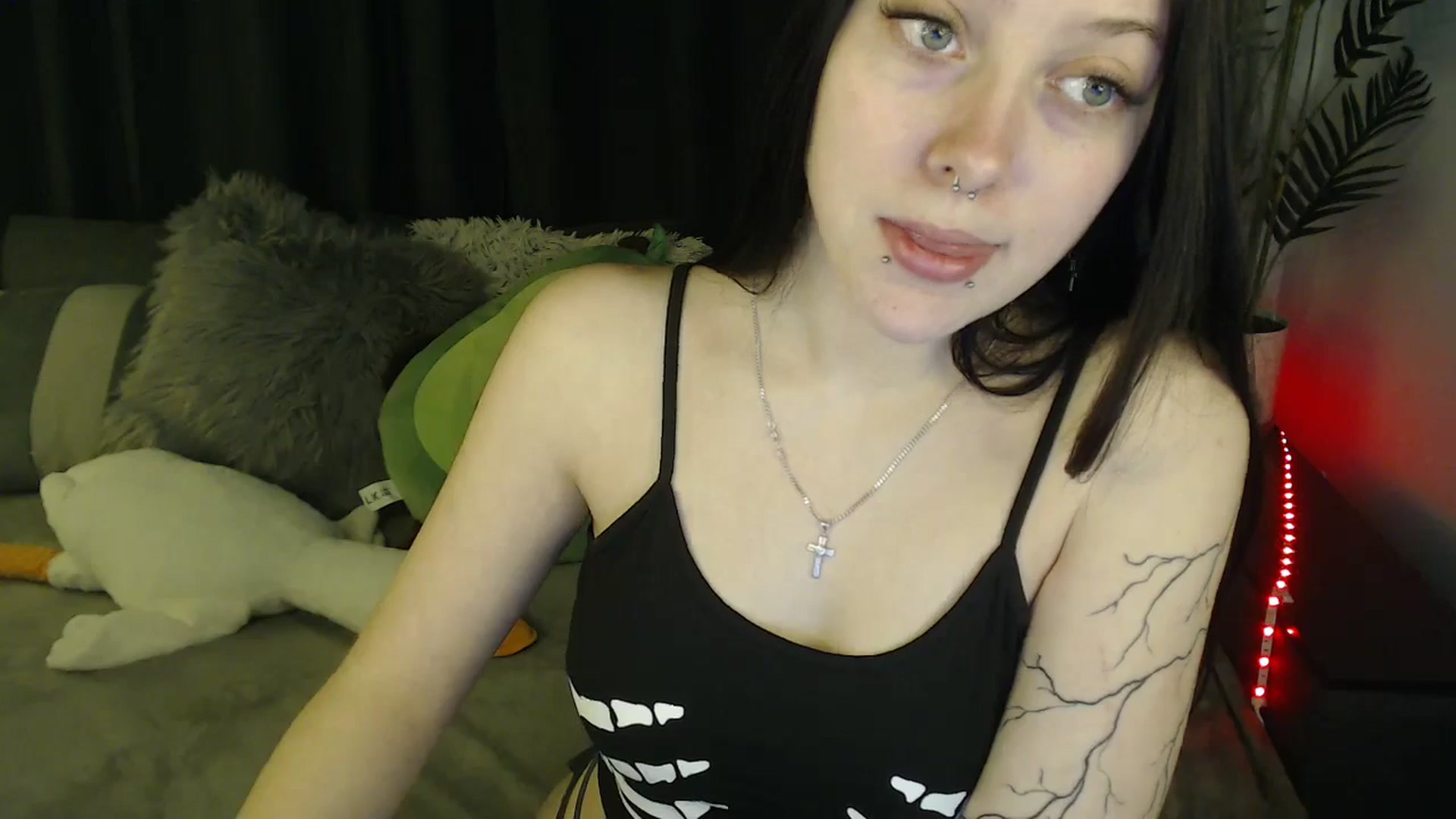 Gallery image thumbnail from SerenaSantos's myfreecams stream on, 04/25/2025, 09:39 image 11 of 20