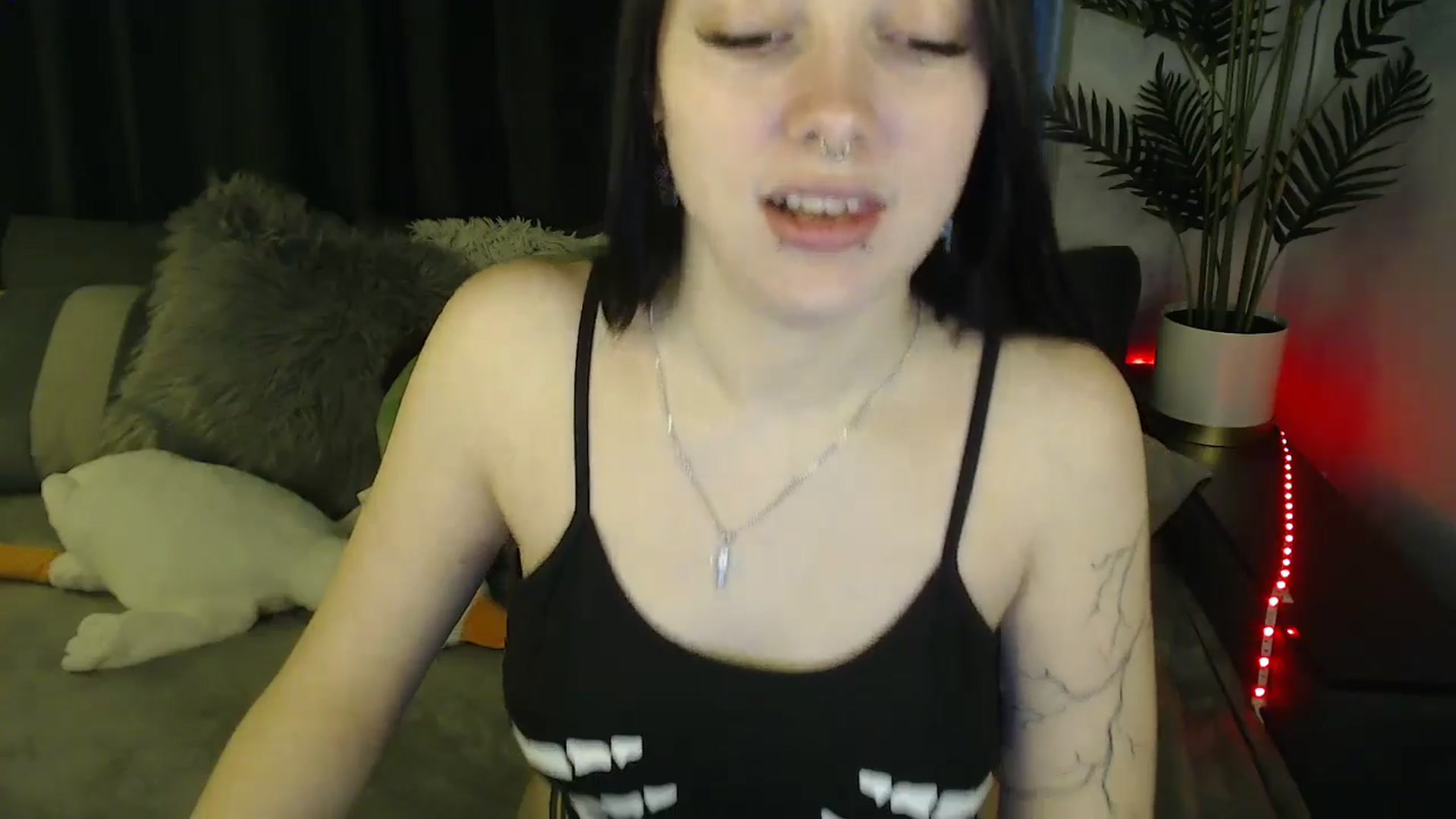 Gallery image thumbnail from SerenaSantos's myfreecams stream on, 04/25/2025, 10:01 image 3 of 20