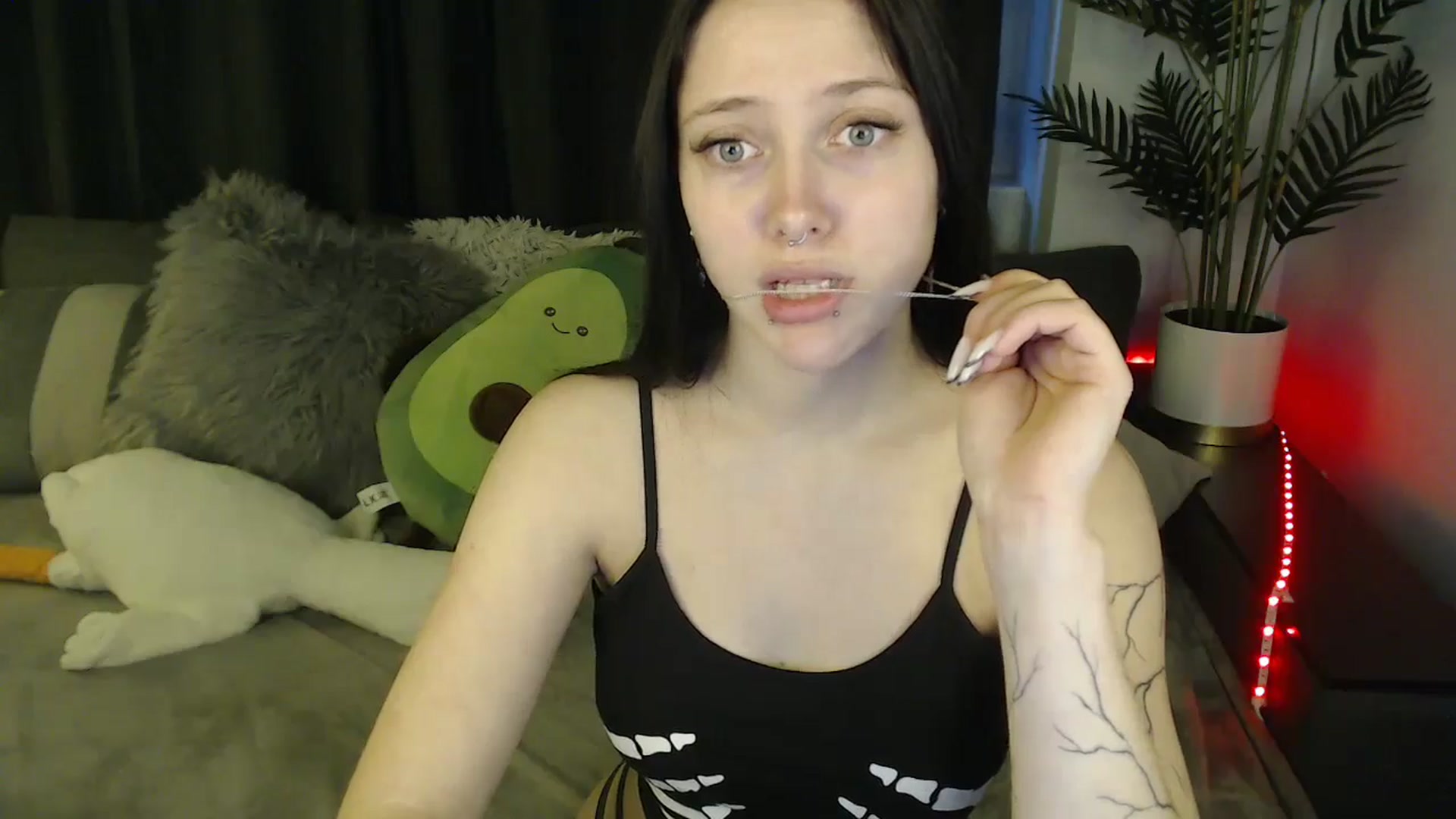 Gallery image thumbnail from SerenaSantos's myfreecams stream on, 04/25/2025, 10:01 image 20 of 20