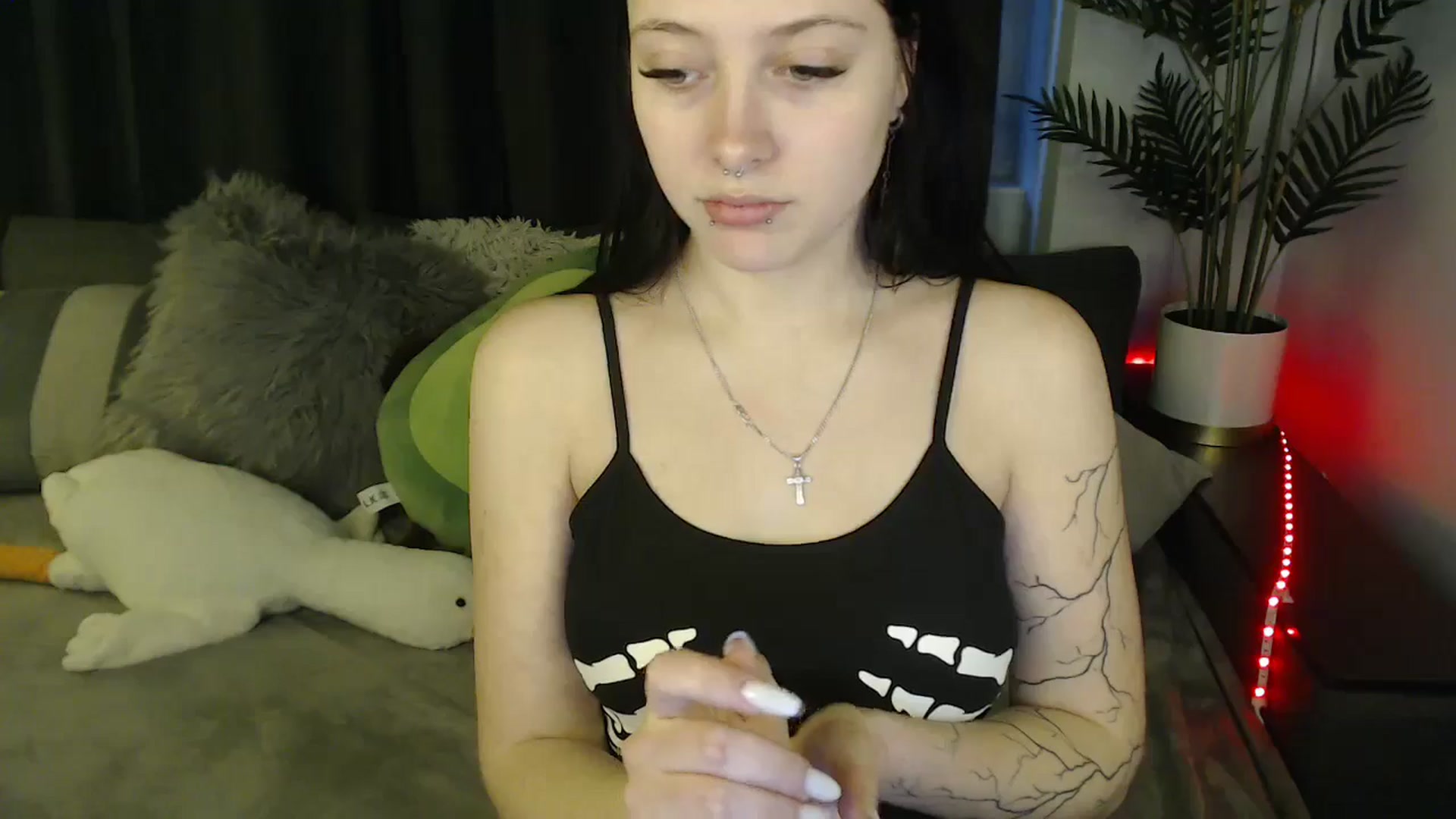 Gallery image thumbnail from SerenaSantos's myfreecams stream on, 04/25/2025, 10:01 image 9 of 20