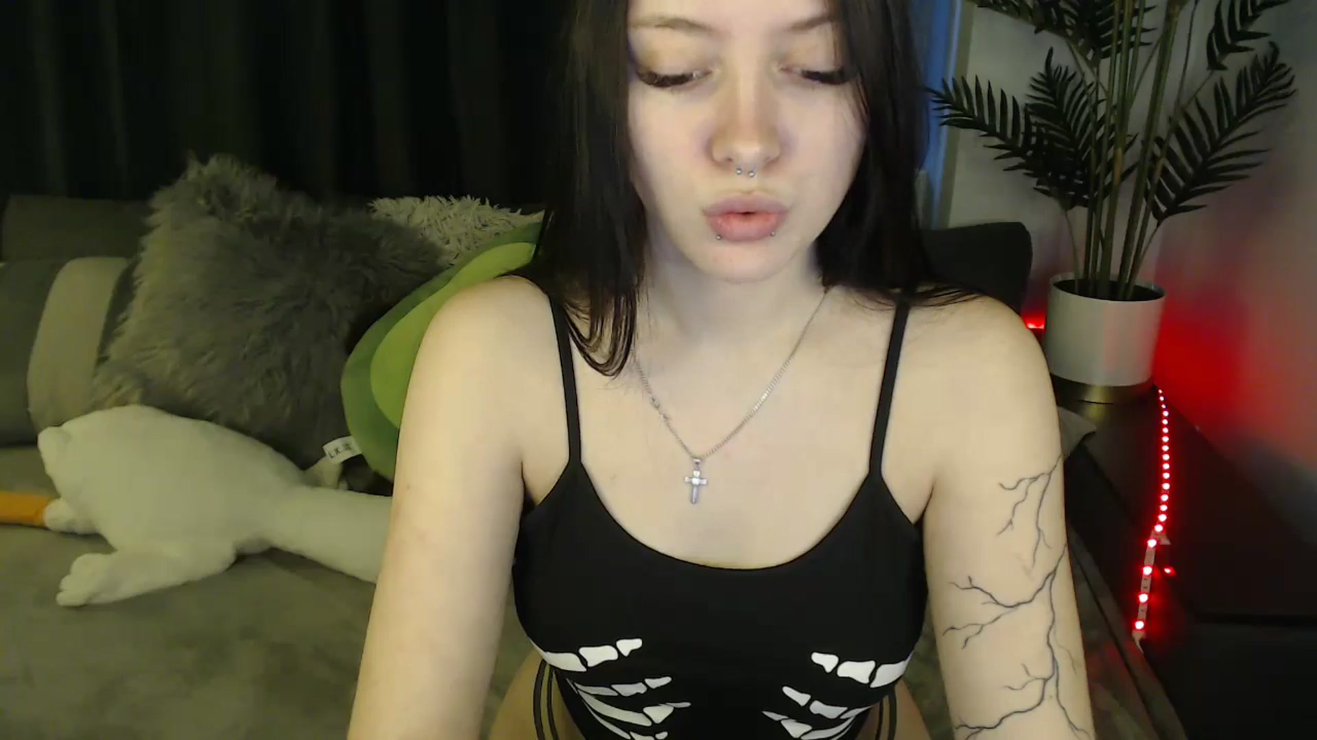 Gallery image thumbnail from SerenaSantos's myfreecams stream on, 04/25/2025, 10:01 image 4 of 20