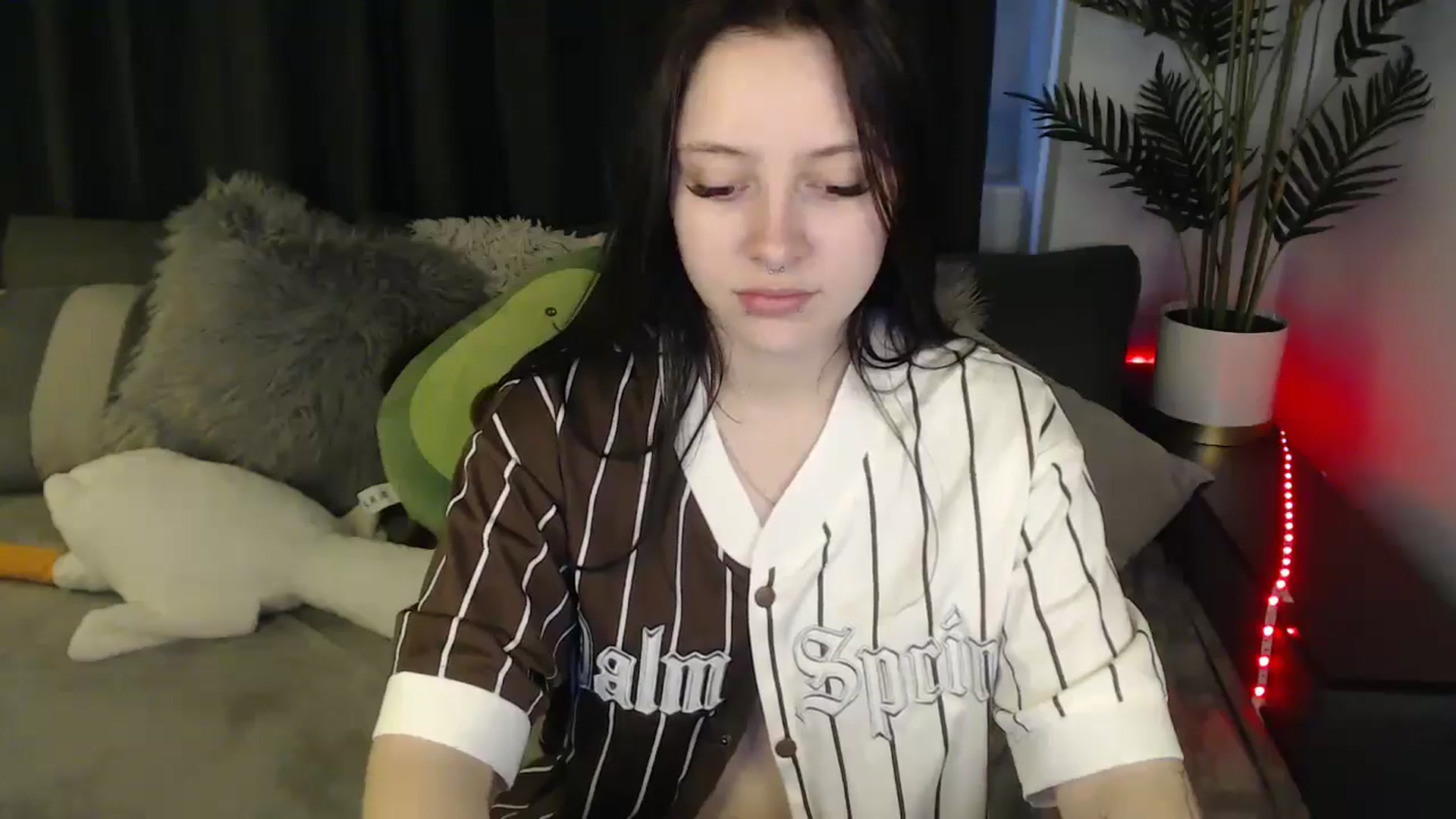 Gallery image thumbnail from SerenaSantos's myfreecams stream on, 04/25/2025, 13:05 image 6 of 20