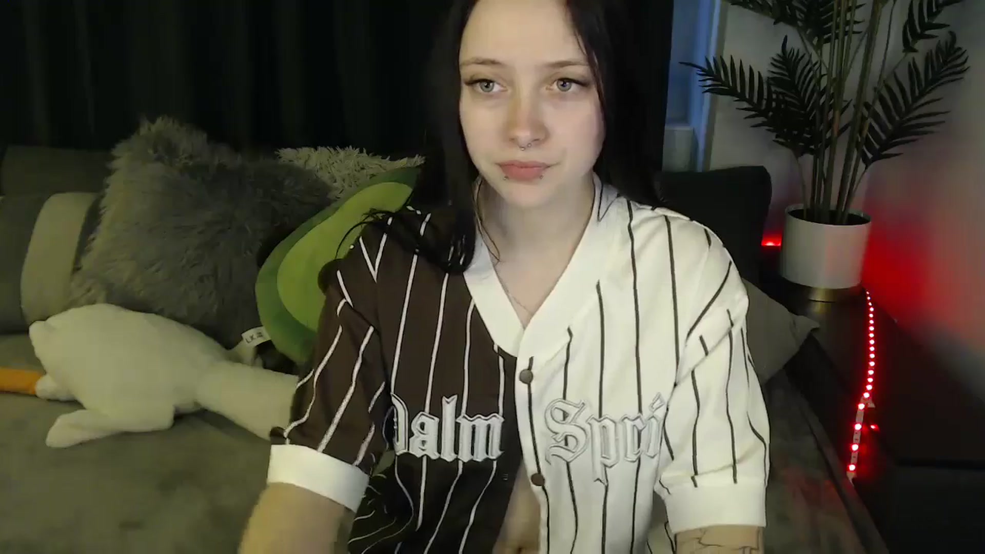 Gallery image thumbnail from SerenaSantos's myfreecams stream on, 04/25/2025, 13:05 image 18 of 20