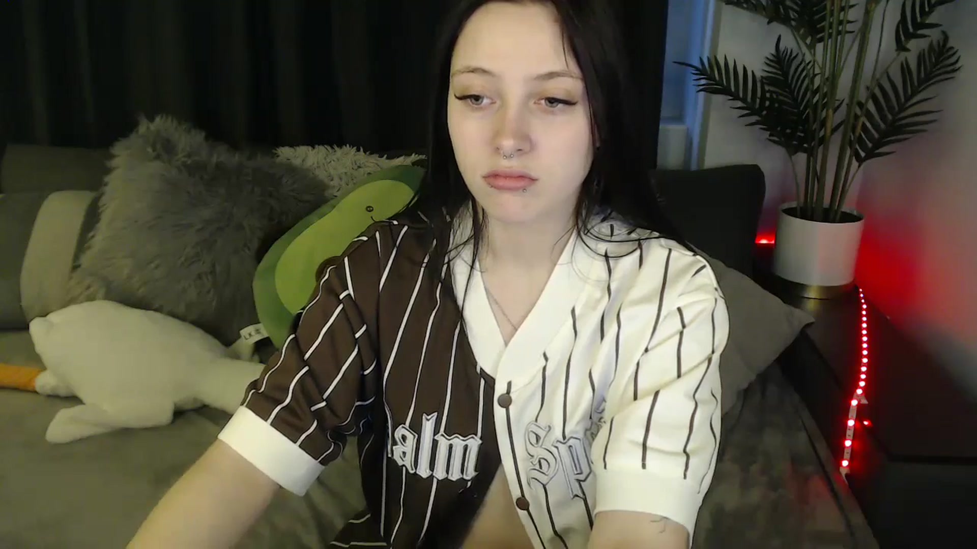 Gallery image thumbnail from SerenaSantos's myfreecams stream on, 04/25/2025, 13:05 image 11 of 20