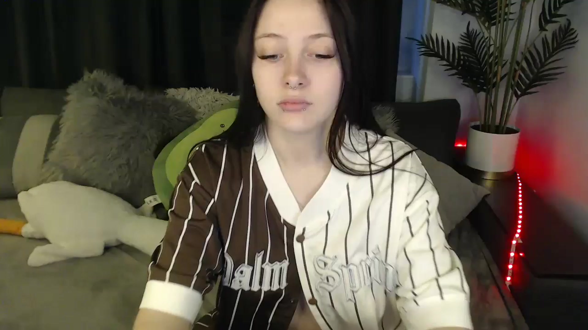 Gallery image thumbnail from SerenaSantos's myfreecams stream on, 04/25/2025, 13:05 image 1 of 20