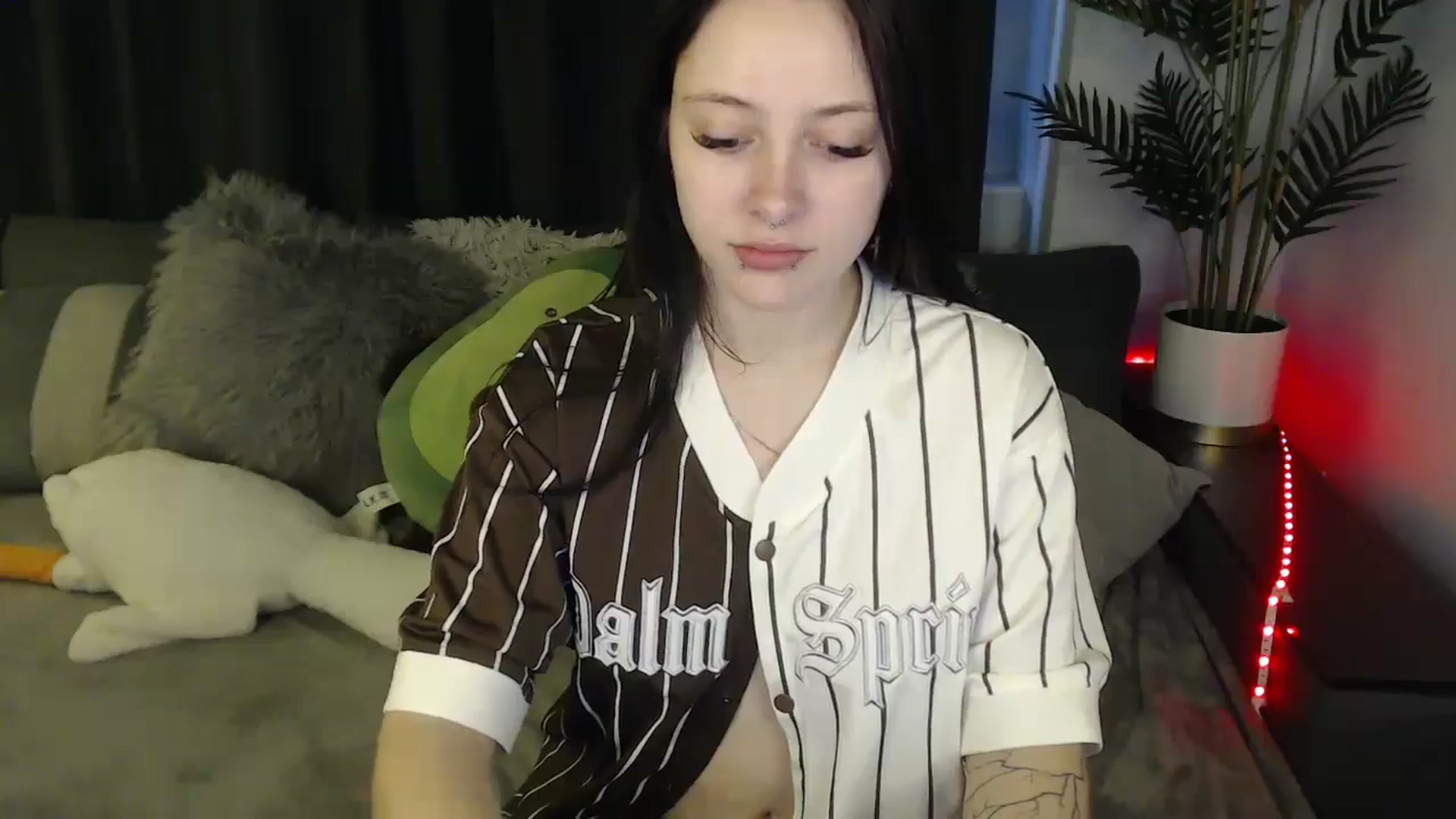 Gallery image thumbnail from SerenaSantos's myfreecams stream on, 04/25/2025, 13:05 image 19 of 20
