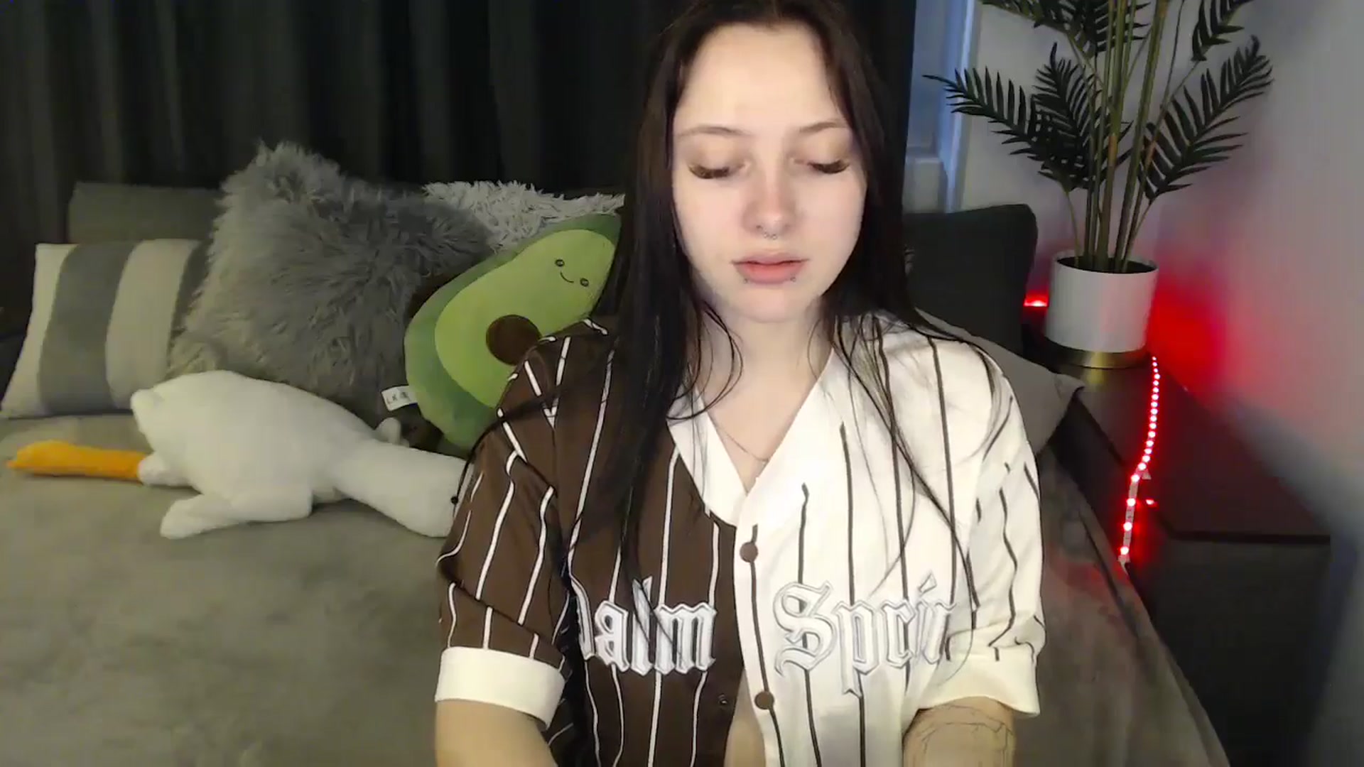 Gallery image thumbnail from SerenaSantos's myfreecams stream on, 04/25/2025, 13:58 image 12 of 20