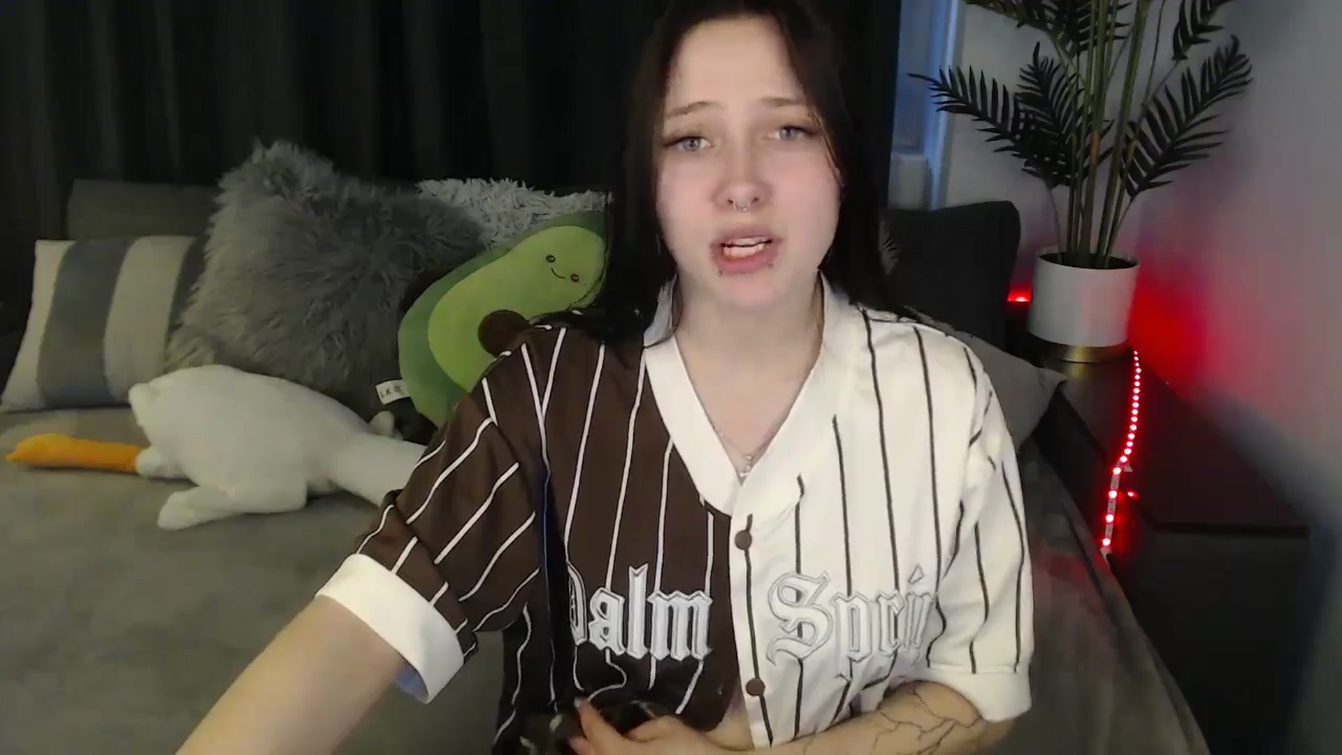 Gallery image thumbnail from SerenaSantos's myfreecams stream on, 04/25/2025, 13:58 image 13 of 20