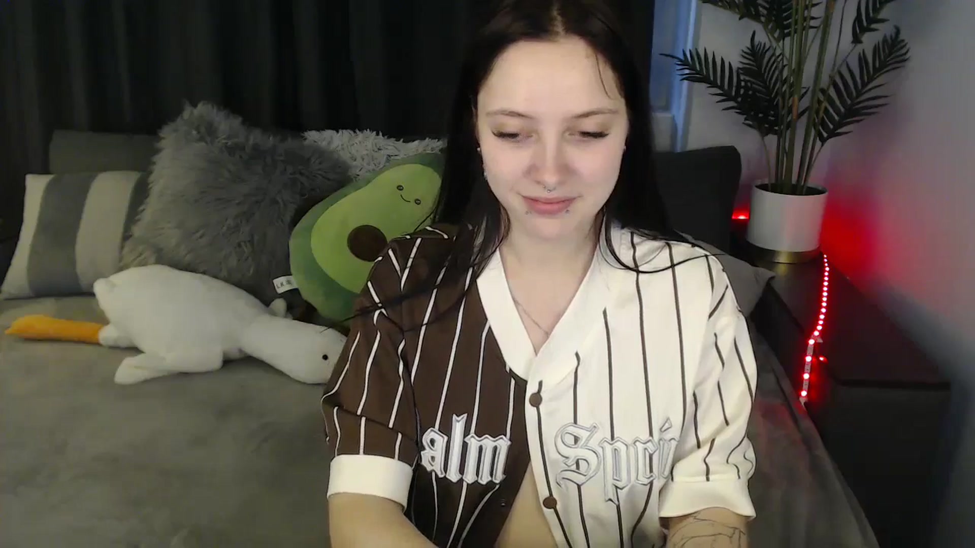Gallery image thumbnail from SerenaSantos's myfreecams stream on, 04/25/2025, 13:58 image 14 of 20