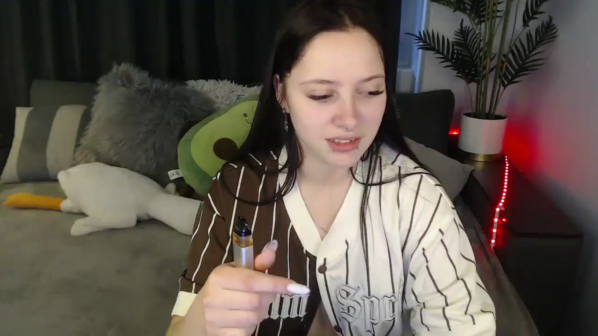 Gallery image thumbnail from SerenaSantos's myfreecams stream on, 04/25/2025, 13:58 image 19 of 20