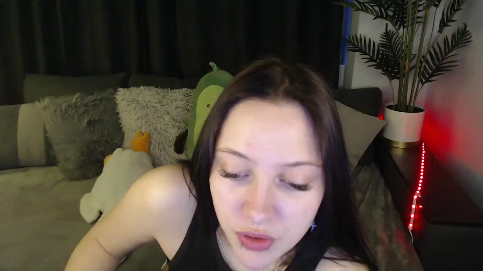 Gallery image thumbnail from SerenaSantos's myfreecams stream on, 04/29/2025, 09:21 image 6 of 20