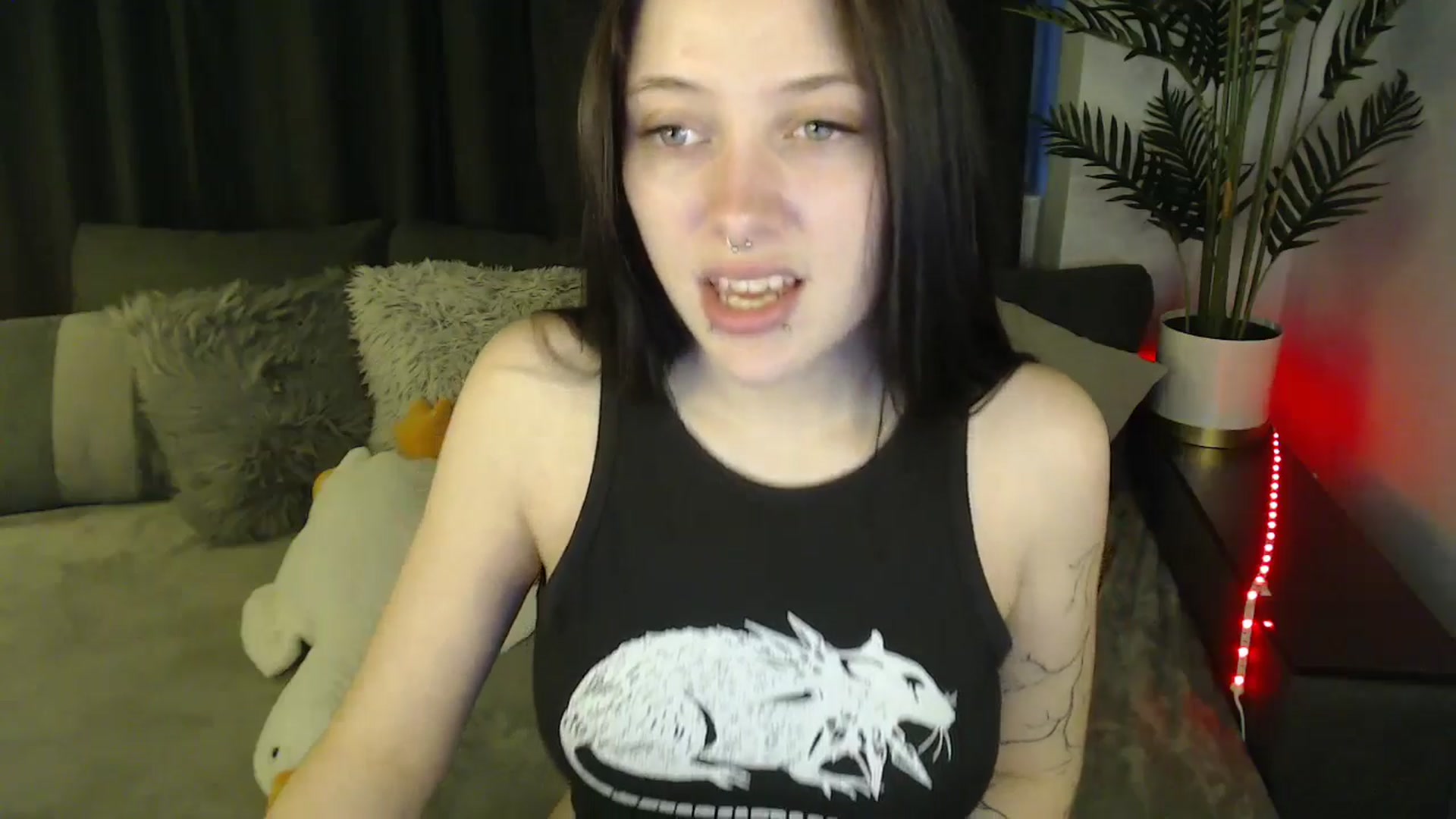 Gallery image thumbnail from SerenaSantos's myfreecams stream on, 04/29/2025, 09:21 image 11 of 20