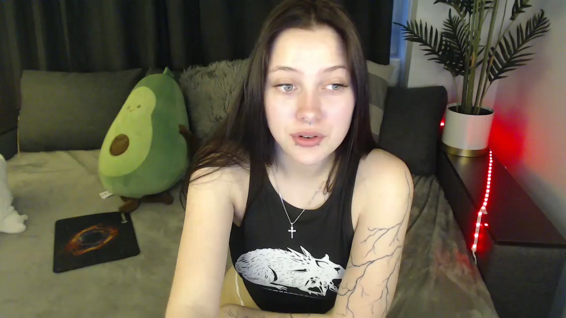 Gallery image thumbnail from SerenaSantos's myfreecams stream on, 04/29/2025, 12:30 image 17 of 20