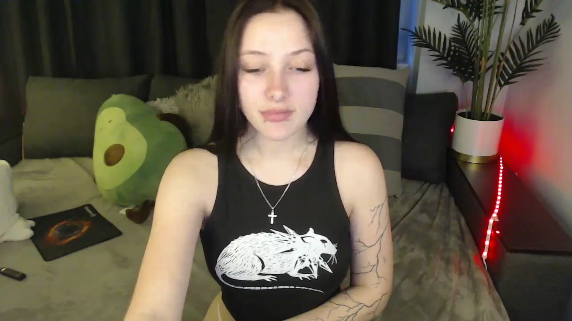 Gallery image thumbnail from SerenaSantos's myfreecams stream on, 04/29/2025, 13:42 image 16 of 20