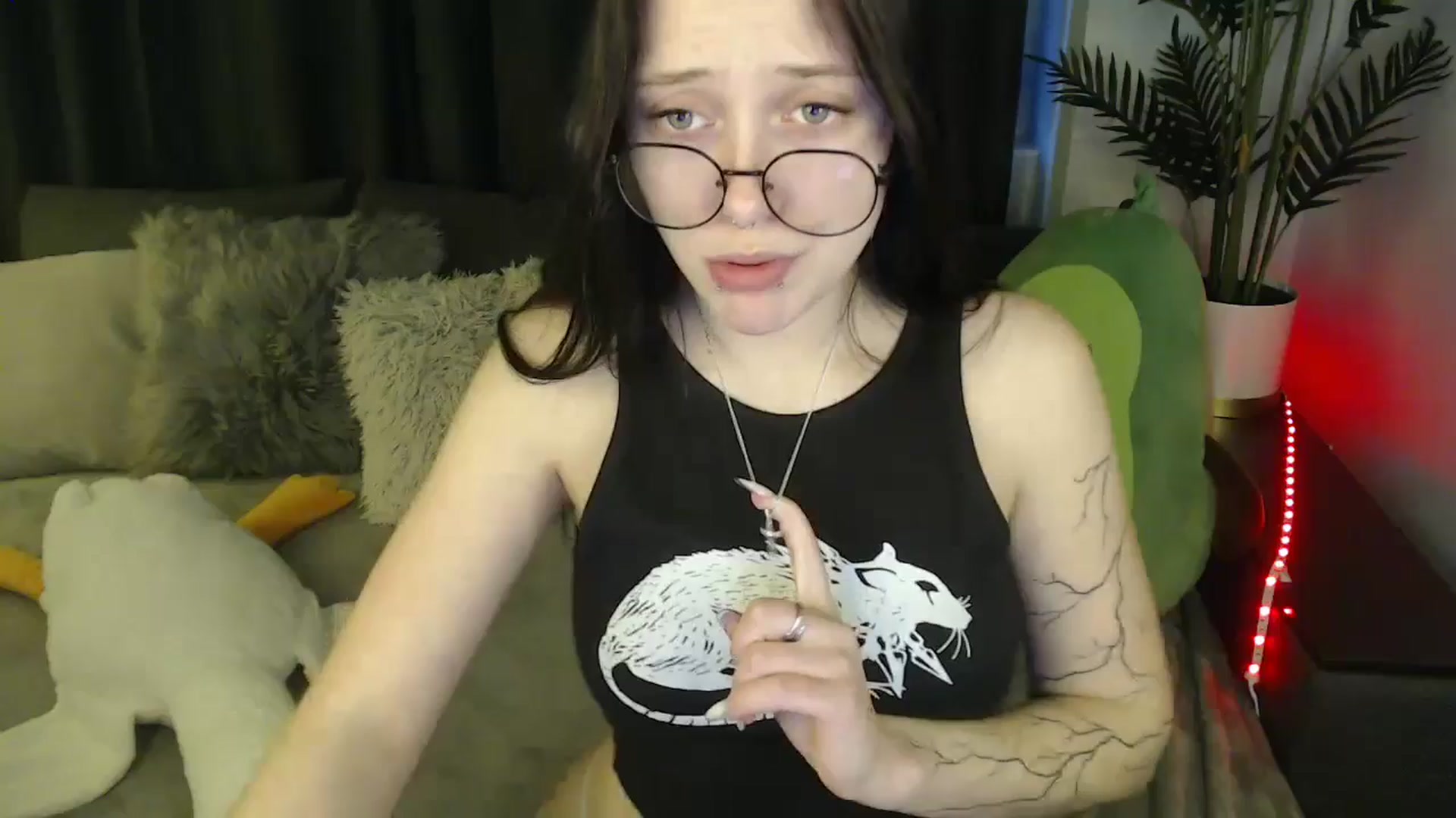 Gallery image thumbnail from SerenaSantos's myfreecams stream on, 04/30/2025, 10:13 image 5 of 20