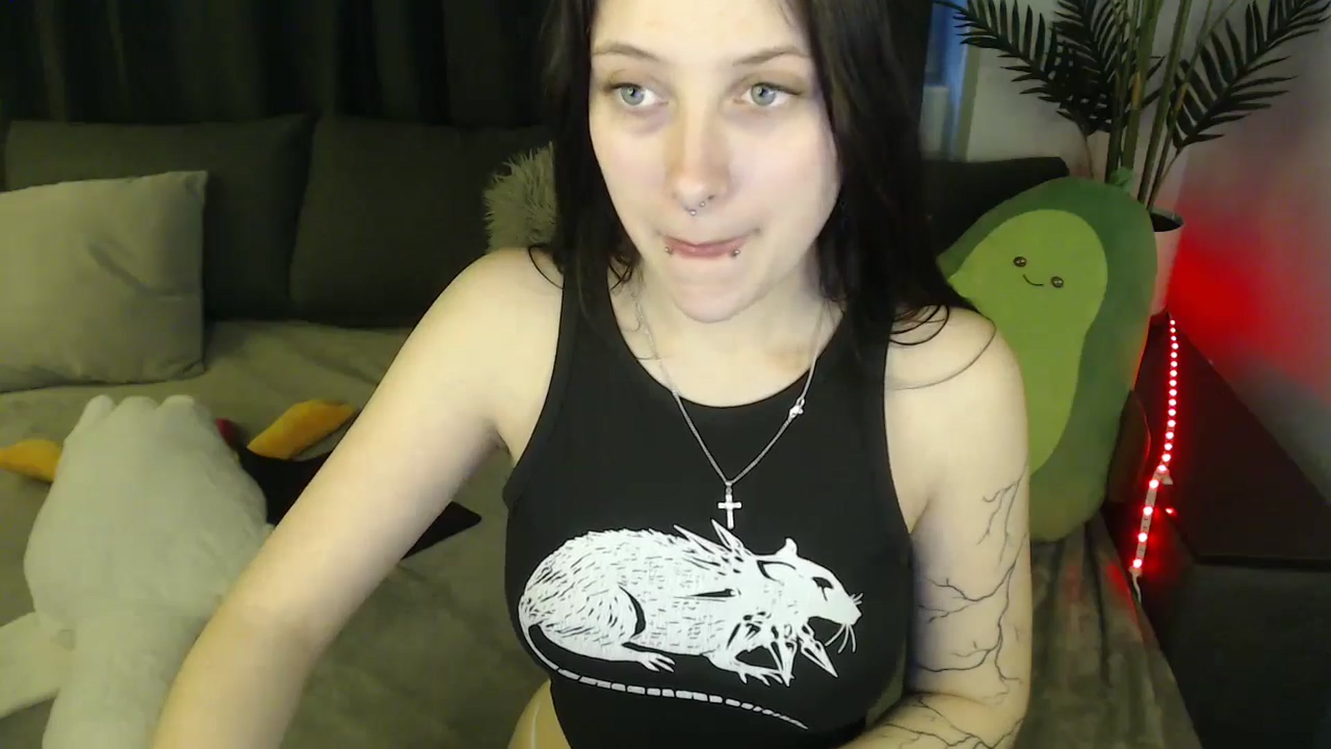 Gallery image thumbnail from SerenaSantos's myfreecams stream on, 04/30/2025, 13:18 image 13 of 20