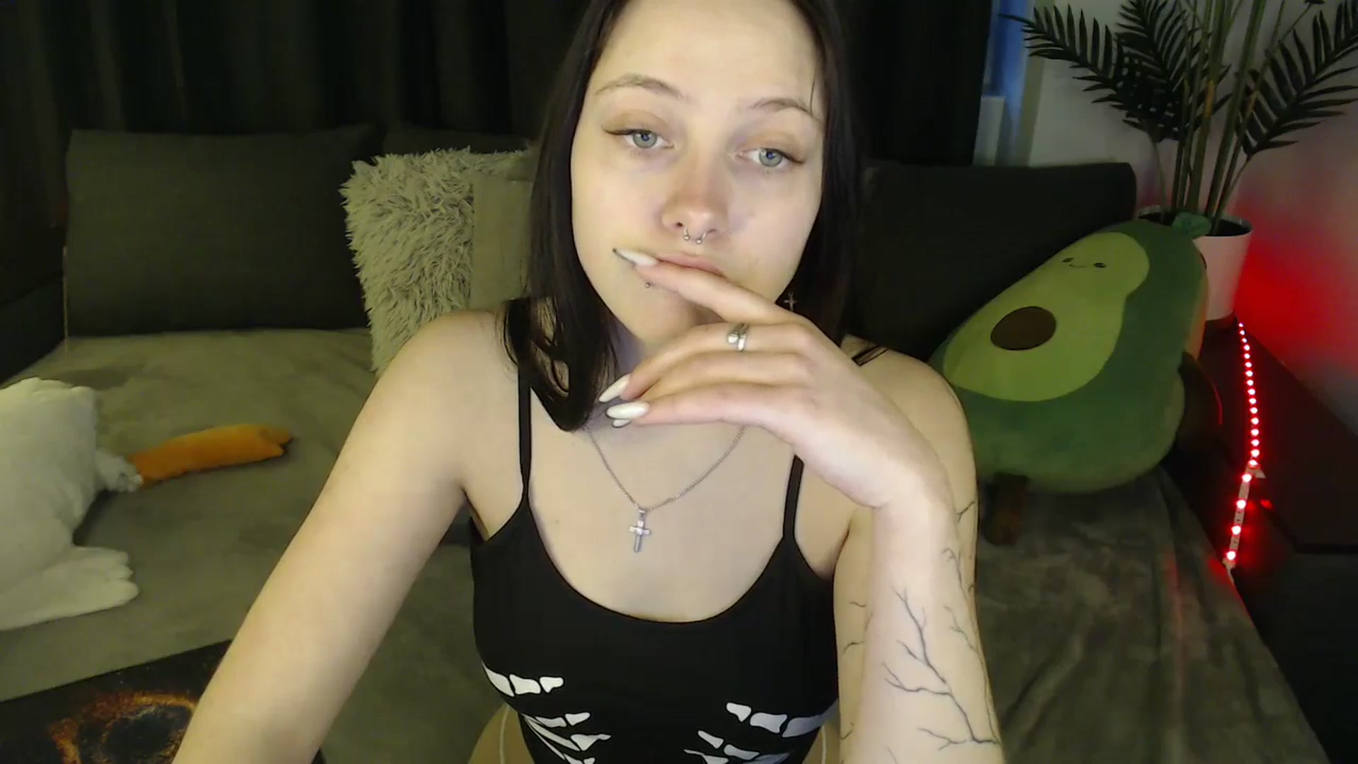Gallery image thumbnail from SerenaSantos's myfreecams stream on, 05/02/2025, 13:36 image 6 of 20
