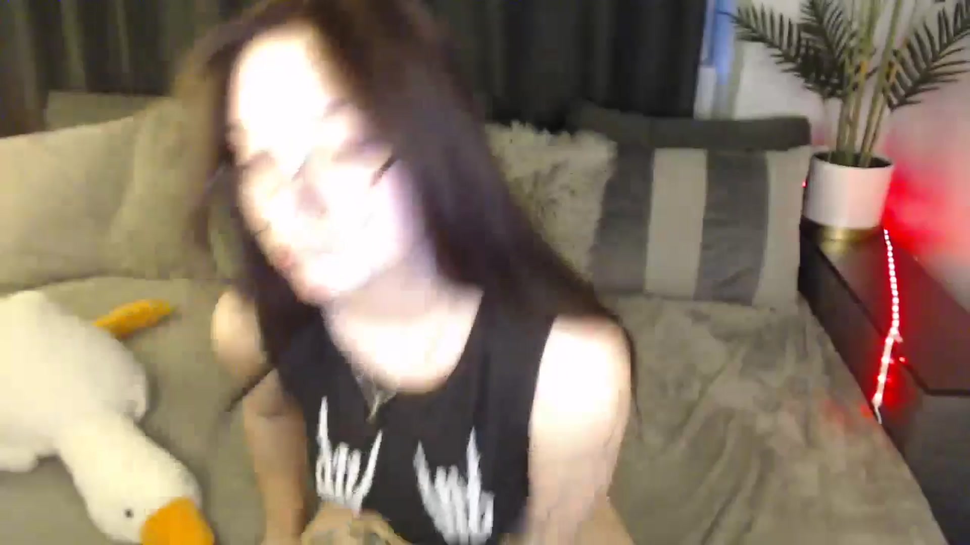 Gallery image thumbnail from SerenaSantos's myfreecams stream on, 05/04/2025, 09:11 image 4 of 20