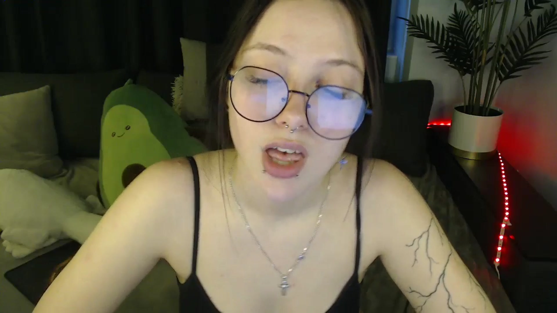 Gallery image thumbnail from SerenaSantos's myfreecams stream on, 05/05/2025, 12:33 image 9 of 20