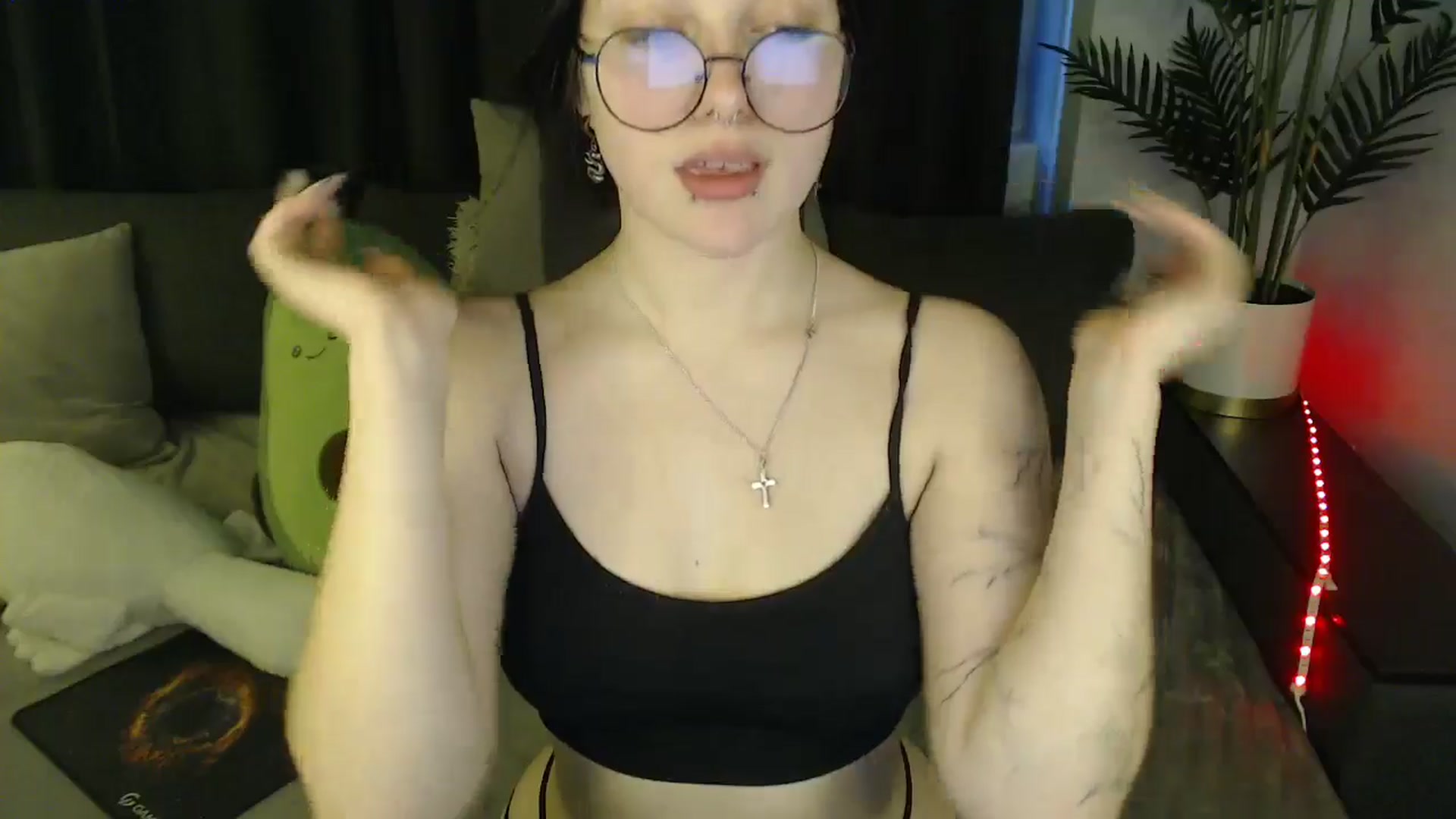 Gallery image thumbnail from SerenaSantos's myfreecams stream on, 05/05/2025, 12:33 image 19 of 20
