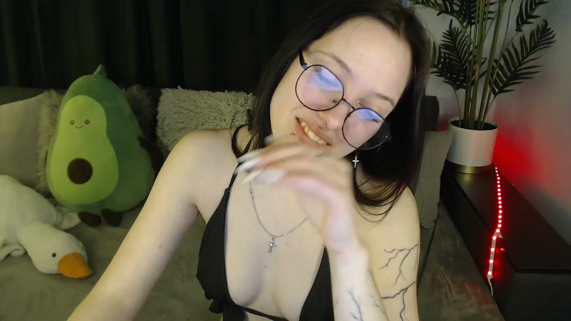 Gallery image thumbnail from SerenaSantos's myfreecams stream on, 05/07/2025, 10:32 image 15 of 20