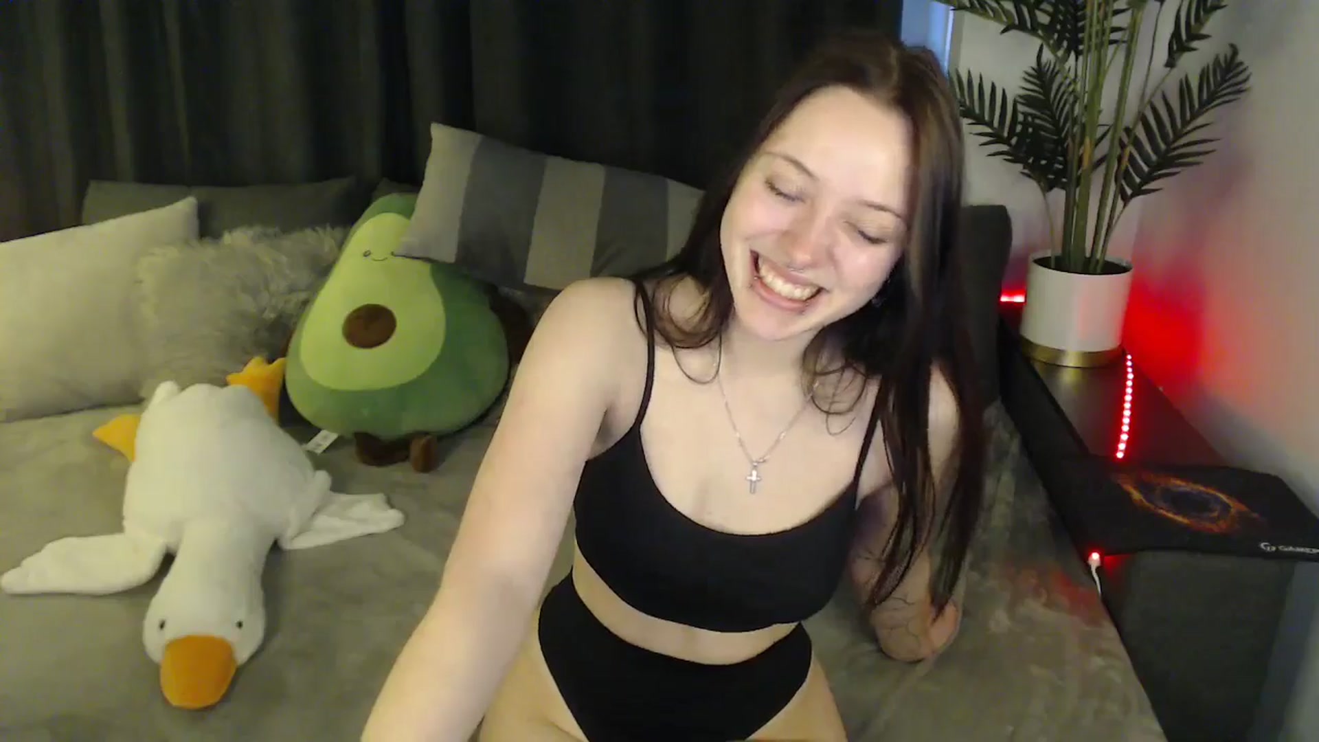 Gallery image thumbnail from SerenaSantos's myfreecams stream on, 05/12/2025, 11:31 image 12 of 20