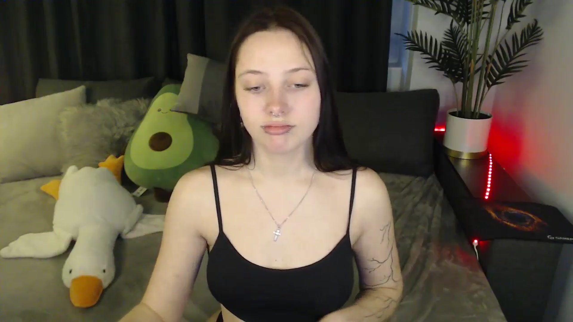 Gallery image thumbnail from SerenaSantos's myfreecams stream on, 05/12/2025, 11:31 image 17 of 20