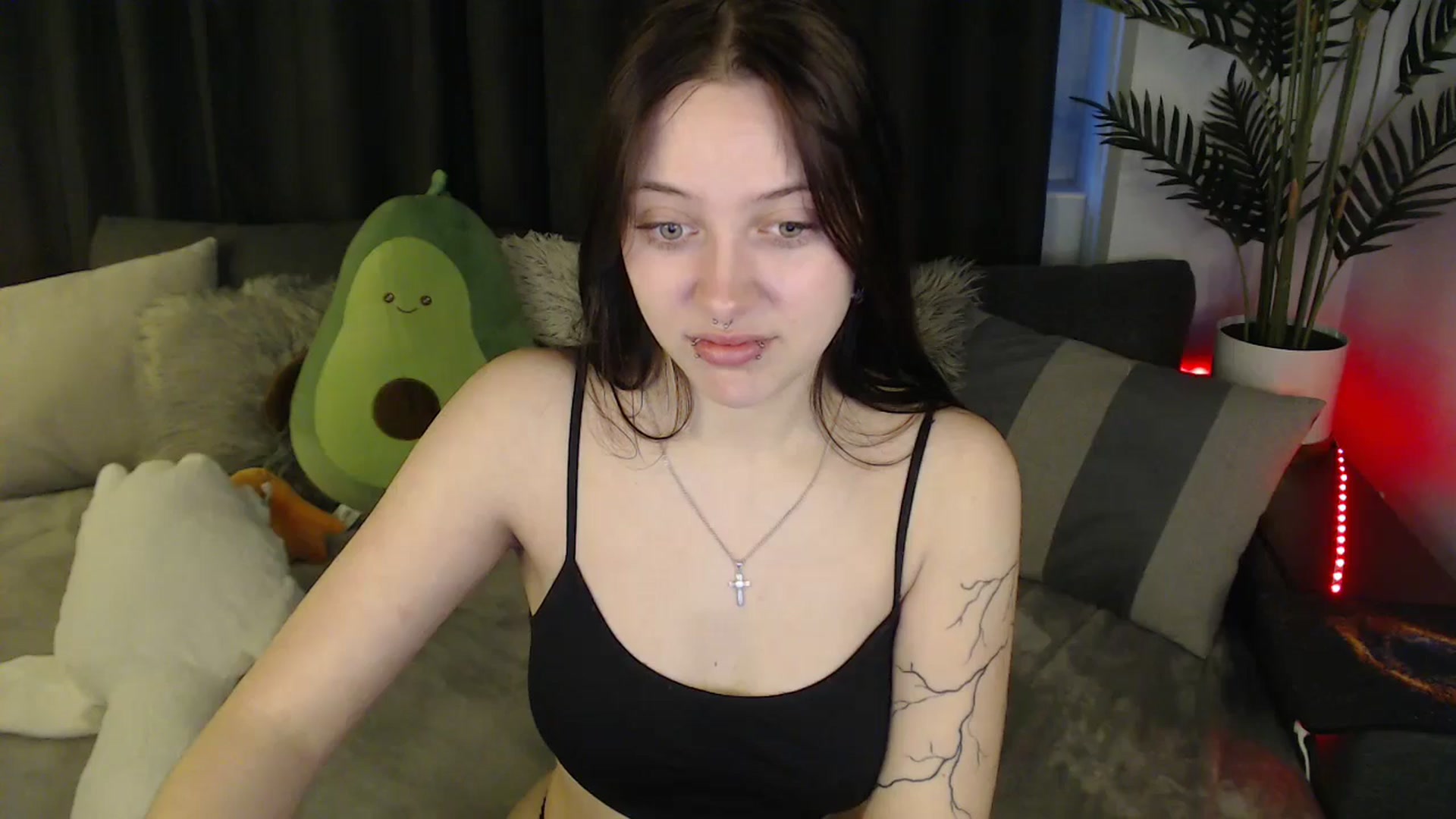 Gallery image thumbnail from SerenaSantos's myfreecams stream on, 05/13/2025, 09:14 image 5 of 20