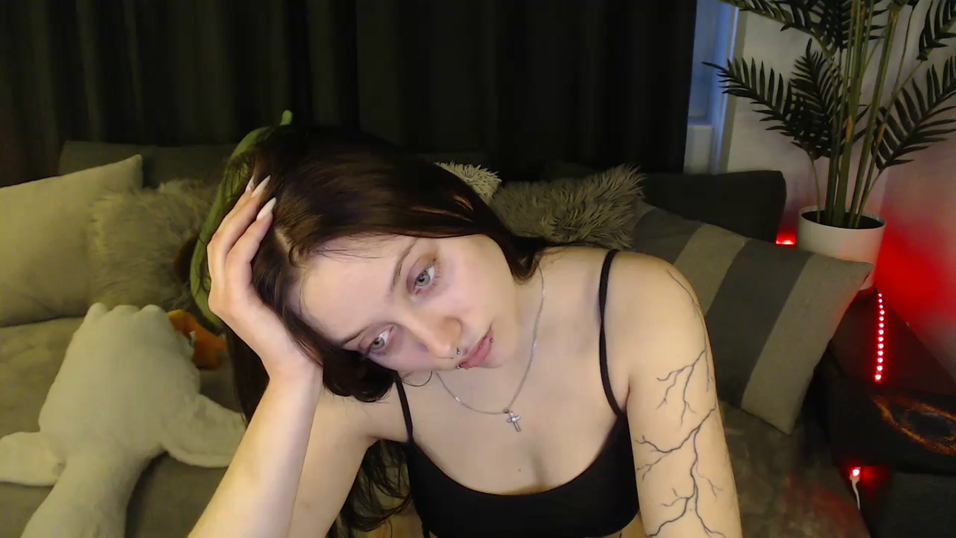 Gallery image thumbnail from SerenaSantos's myfreecams stream on, 05/13/2025, 10:52 image 2 of 20
