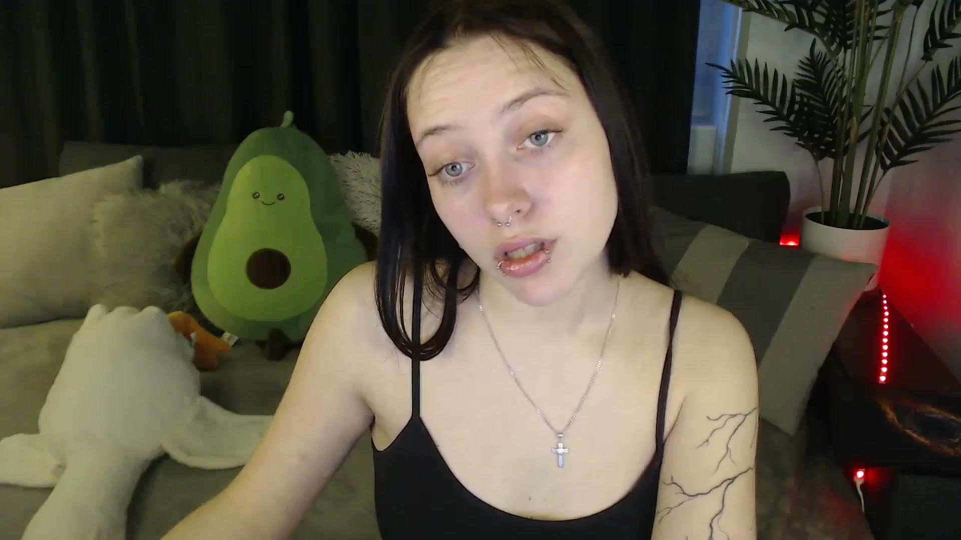 Gallery image thumbnail from SerenaSantos's myfreecams stream on, 05/13/2025, 10:52 image 6 of 20