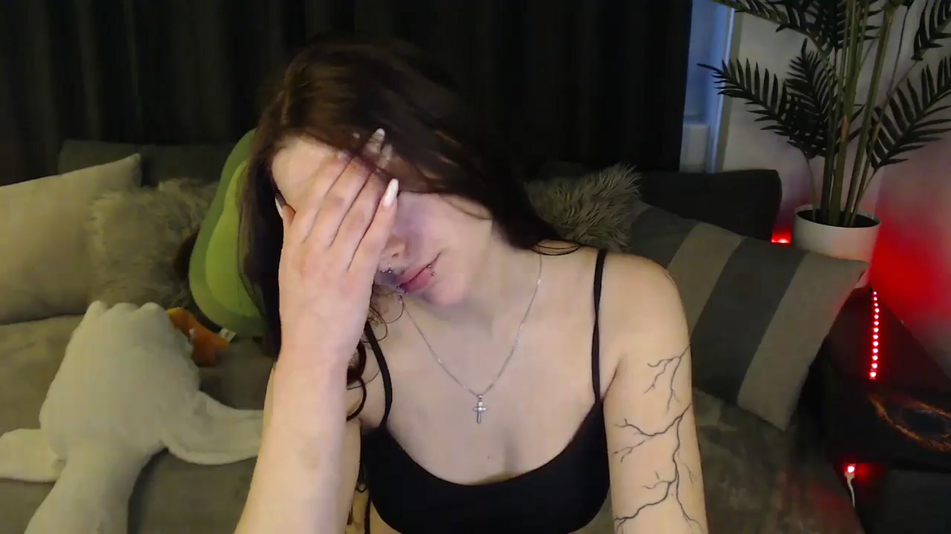 Gallery image thumbnail from SerenaSantos's myfreecams stream on, 05/13/2025, 10:52 image 13 of 20