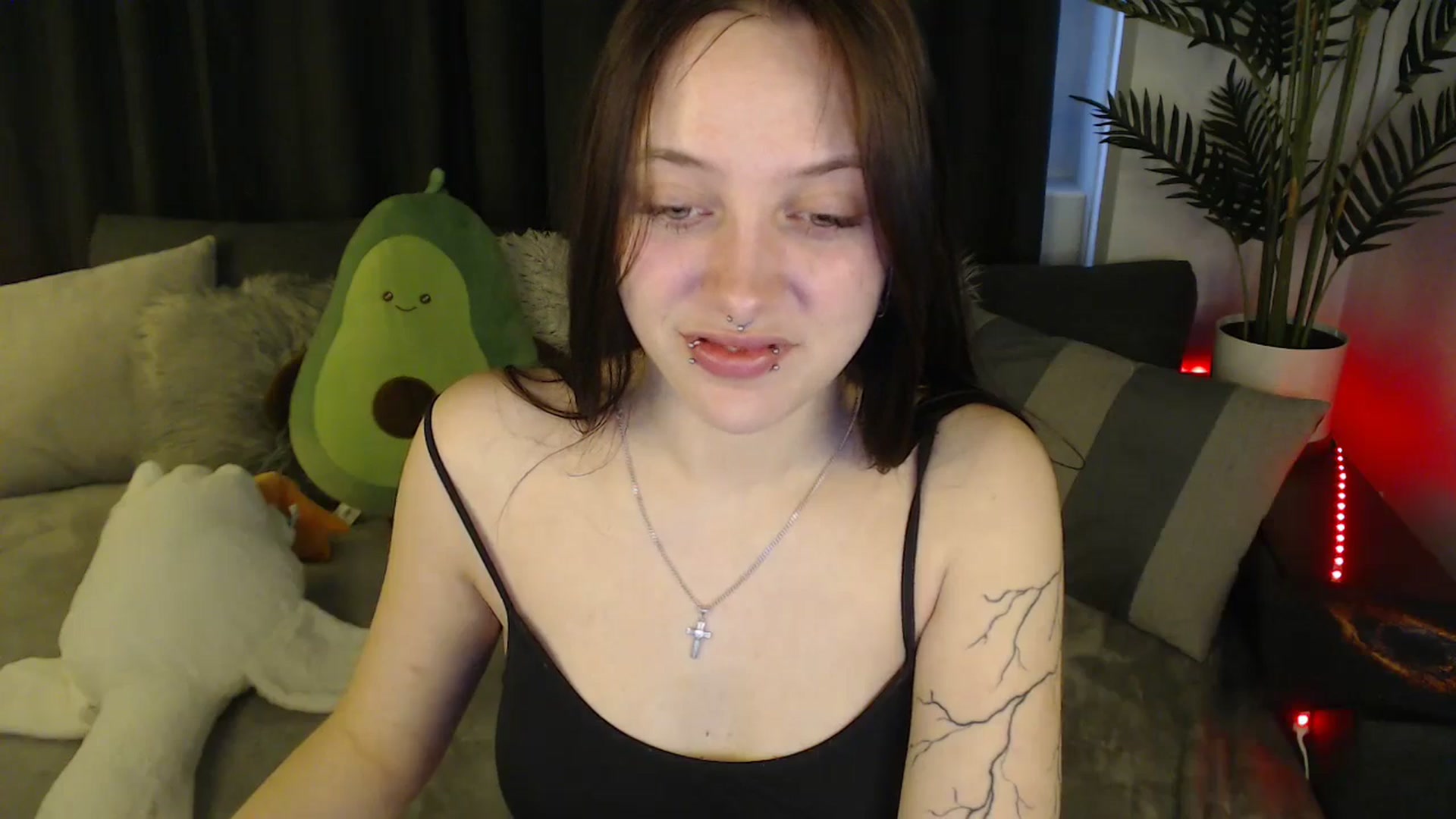 Gallery image thumbnail from SerenaSantos's myfreecams stream on, 05/13/2025, 10:52 image 16 of 20