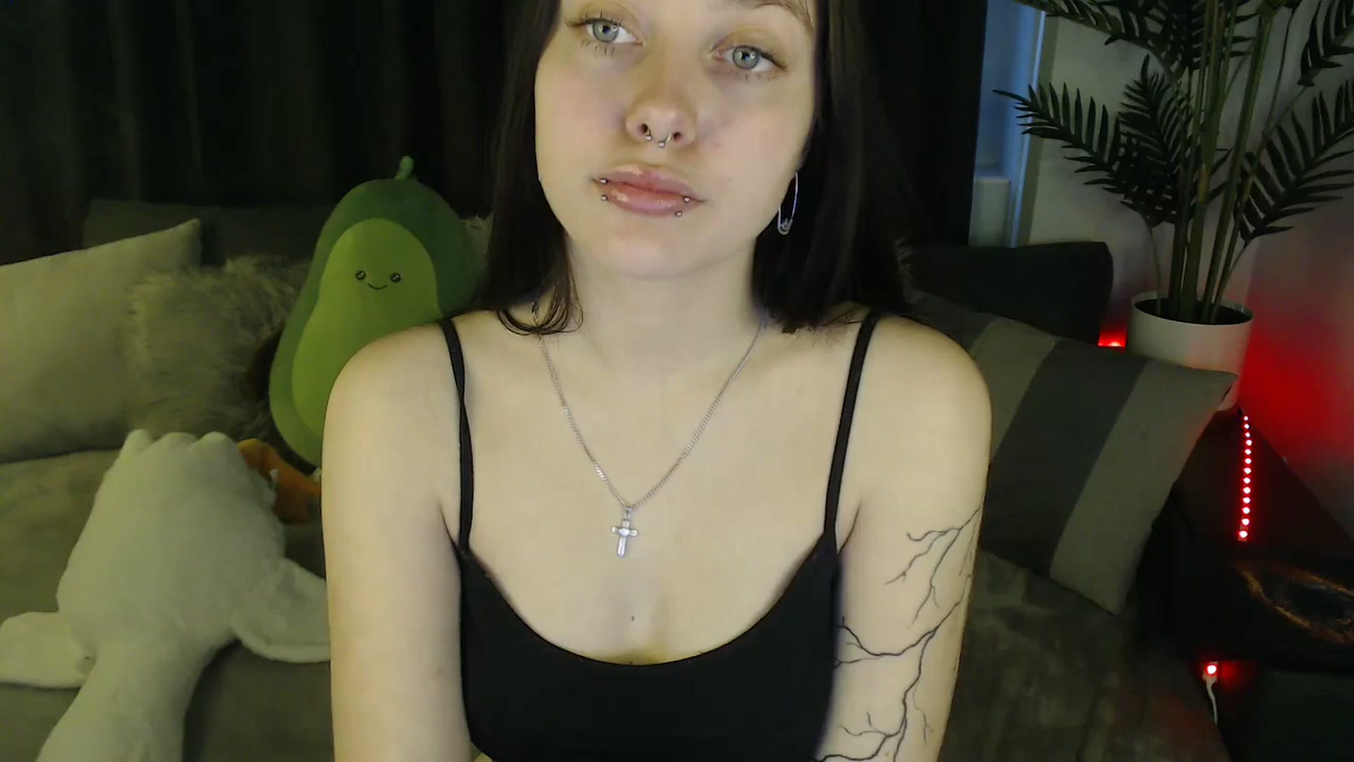 Gallery image thumbnail from SerenaSantos's myfreecams stream on, 05/13/2025, 10:52 image 10 of 20
