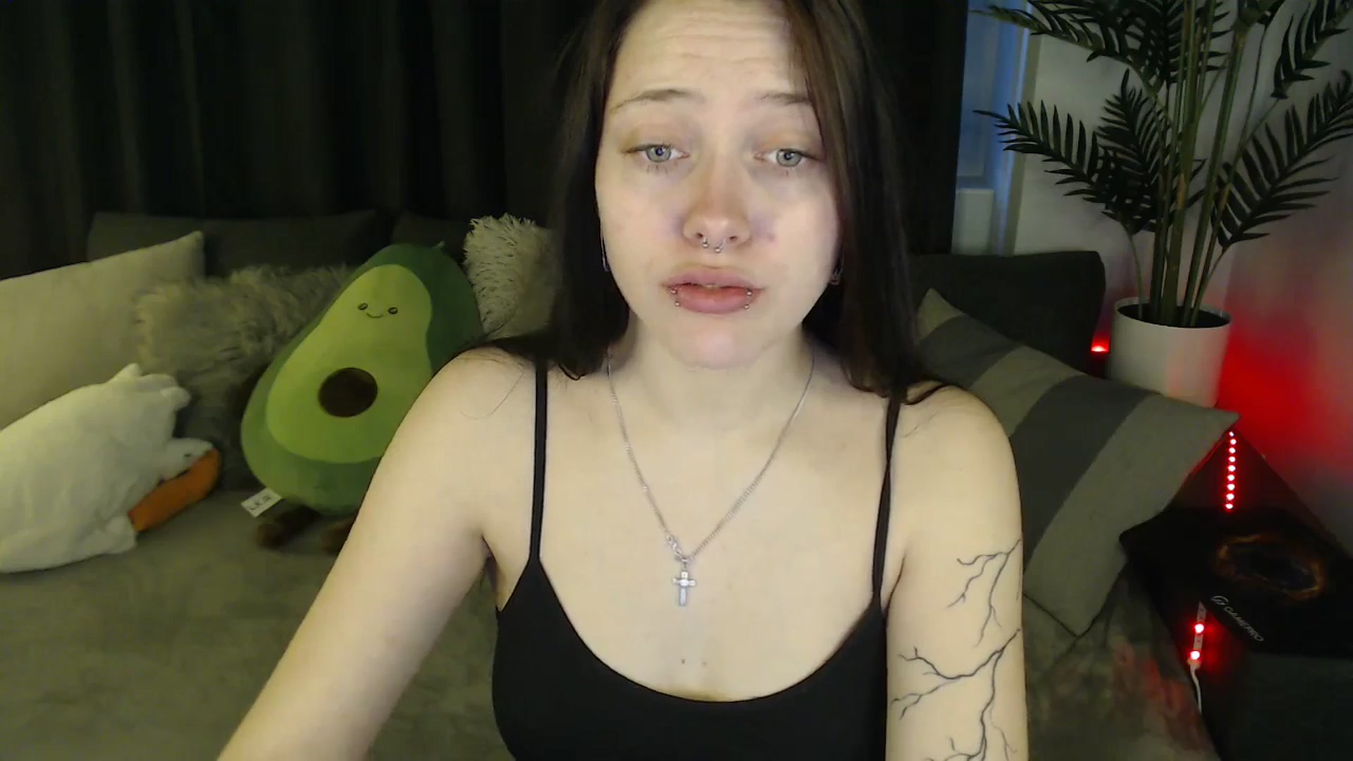 Gallery image thumbnail from SerenaSantos's myfreecams stream on, 05/16/2025, 08:23 image 18 of 20