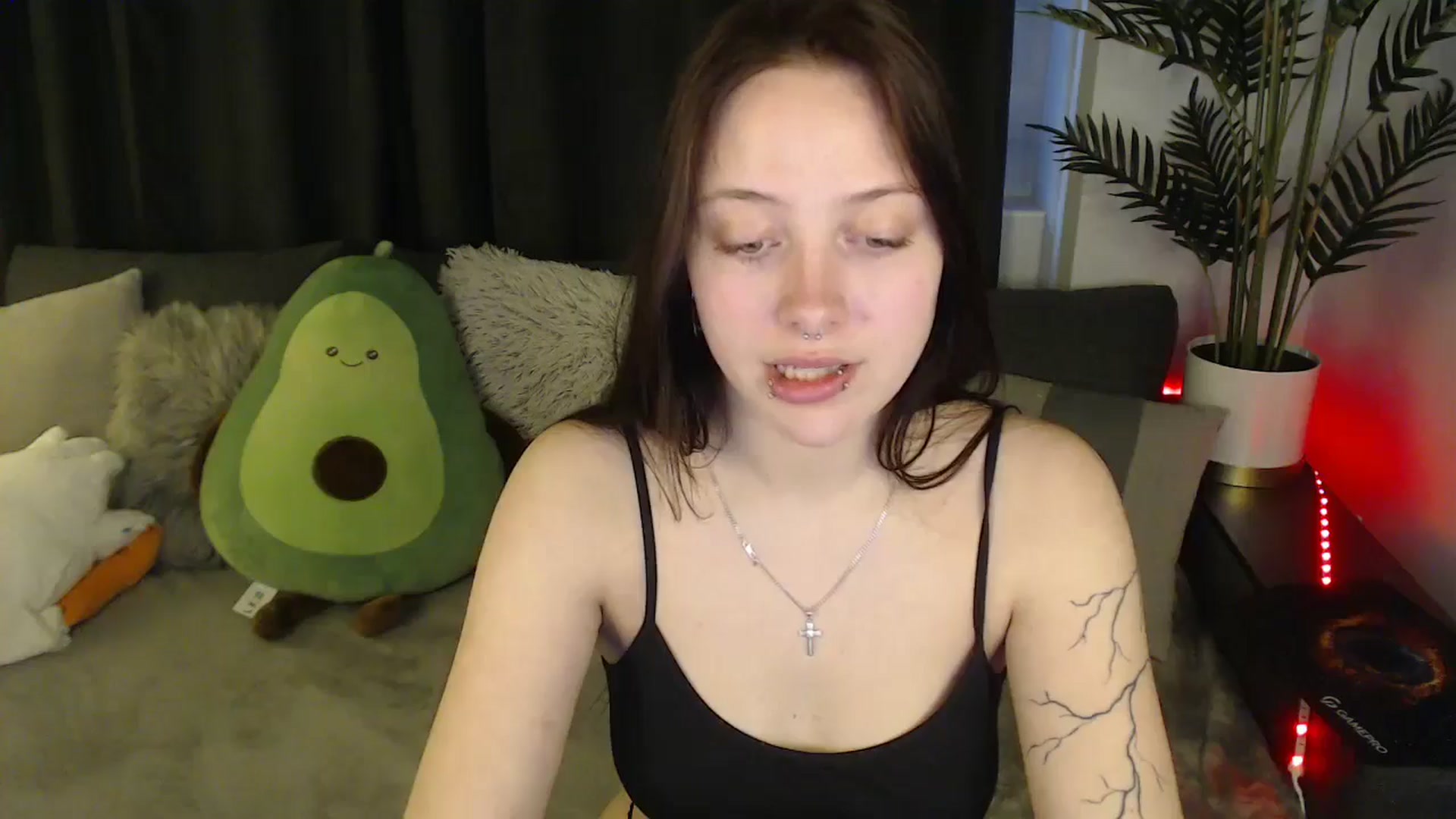 Gallery image thumbnail from SerenaSantos's myfreecams stream on, 05/16/2025, 11:24 image 18 of 20
