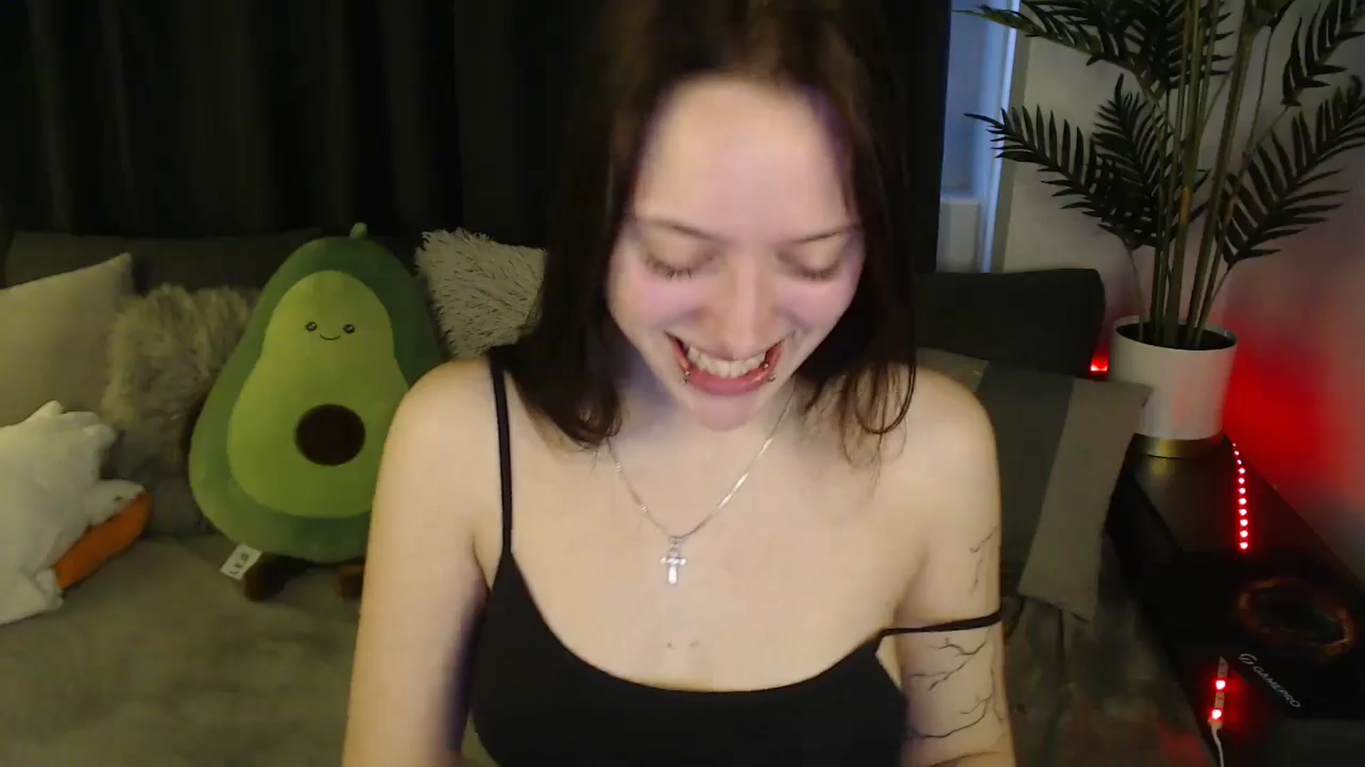 Gallery image thumbnail from SerenaSantos's myfreecams stream on, 05/16/2025, 11:24 image 3 of 20