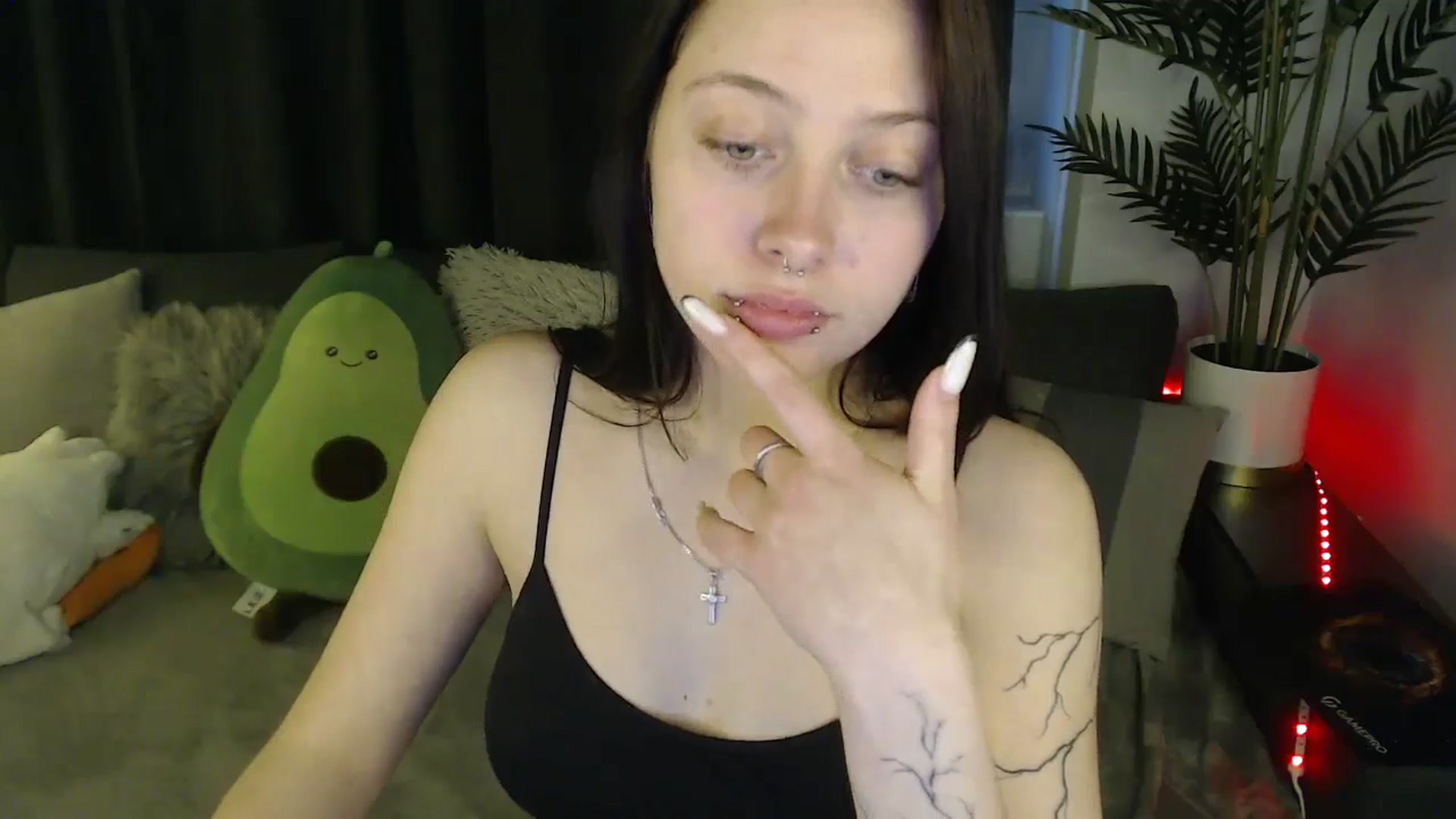 Gallery image thumbnail from SerenaSantos's myfreecams stream on, 05/16/2025, 11:24 image 20 of 20
