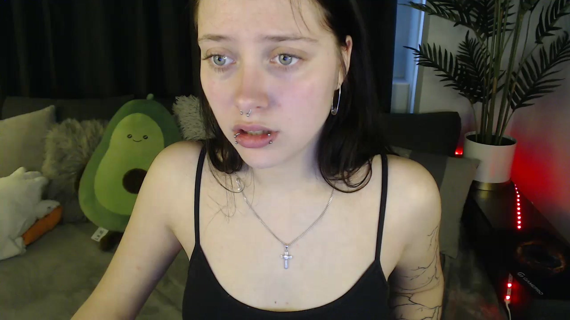 Gallery image thumbnail from SerenaSantos's myfreecams stream on, 05/16/2025, 11:24 image 9 of 20