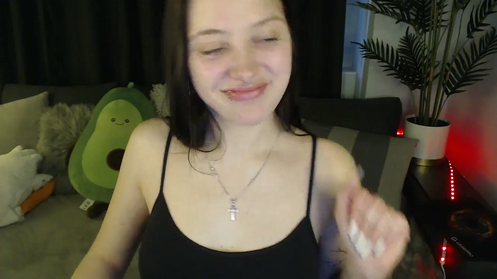 Gallery image thumbnail from SerenaSantos's myfreecams stream on, 05/16/2025, 11:24 image 16 of 20