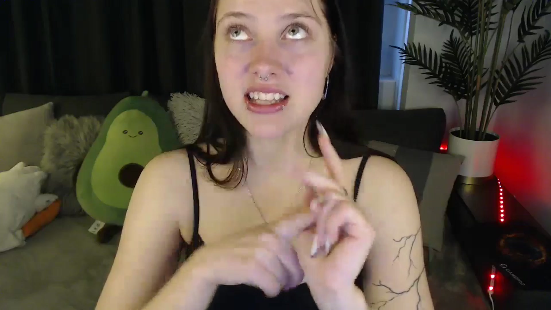 Gallery image thumbnail from SerenaSantos's myfreecams stream on, 05/16/2025, 11:24 image 6 of 20