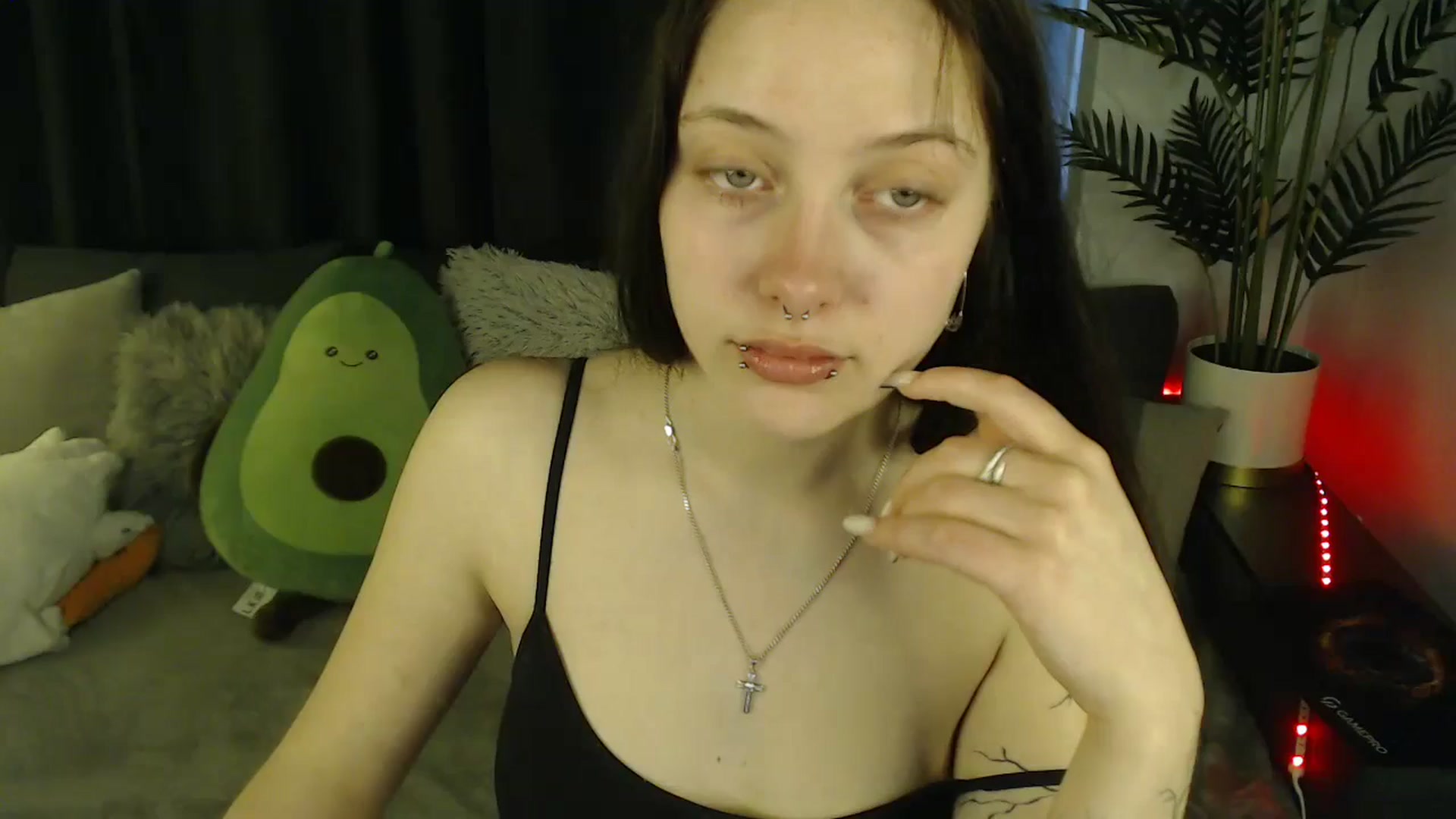 Gallery image thumbnail from SerenaSantos's myfreecams stream on, 05/16/2025, 12:01 image 6 of 20