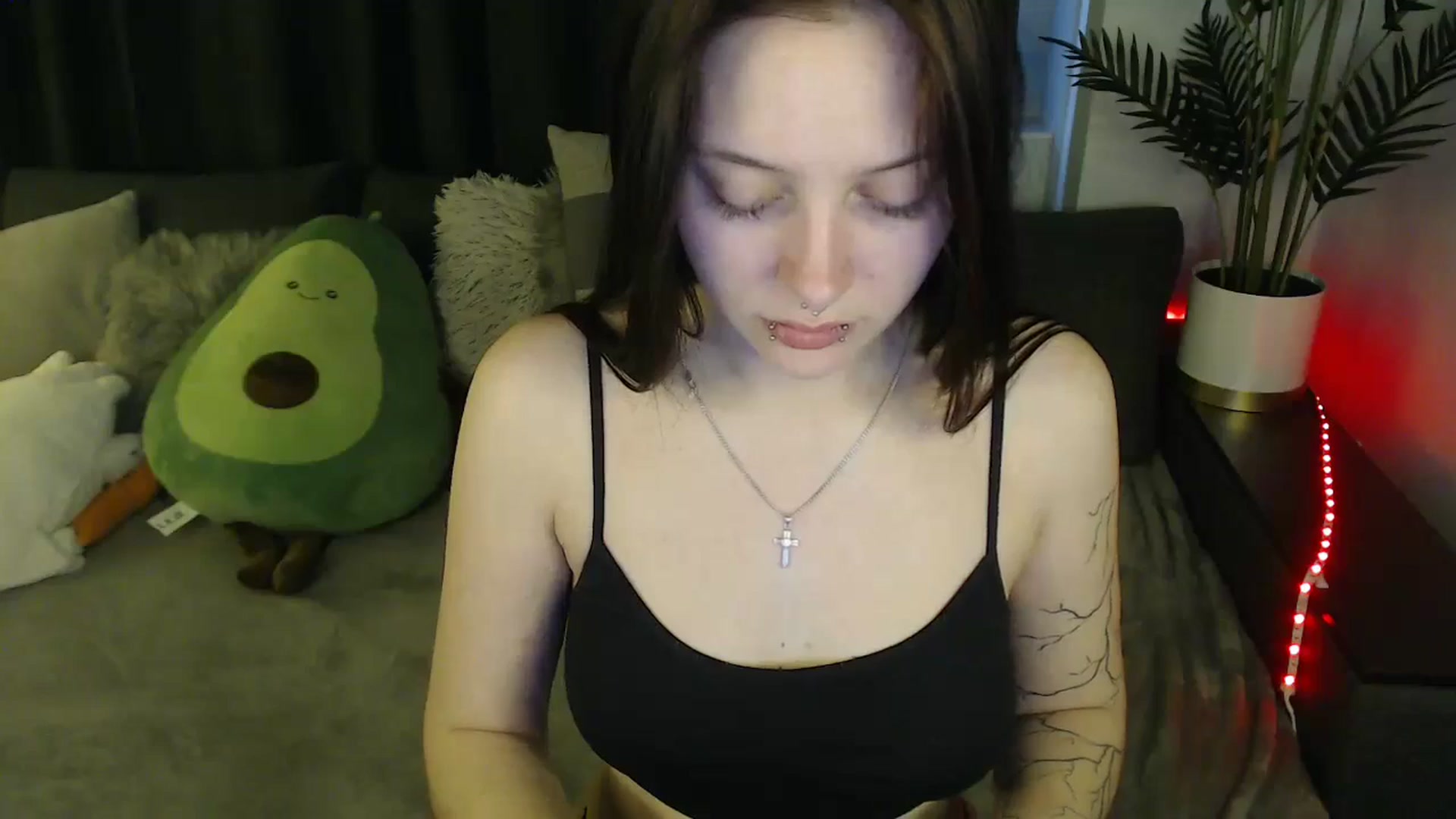 Gallery image thumbnail from SerenaSantos's myfreecams stream on, 05/16/2025, 13:18 image 6 of 20