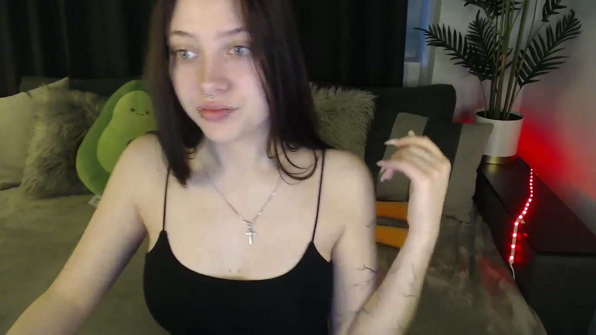 Gallery image thumbnail from SerenaSantos's myfreecams stream on, 05/20/2025, 08:26 image 11 of 20