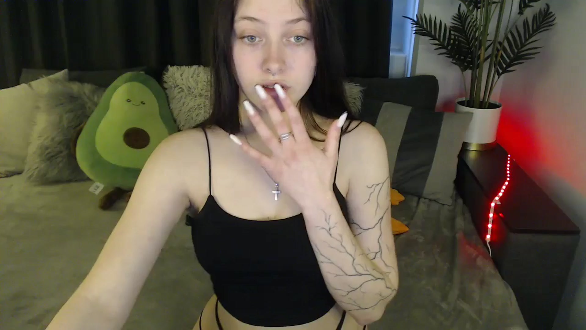 Gallery image thumbnail from SerenaSantos's myfreecams stream on, 05/20/2025, 11:07 image 17 of 20