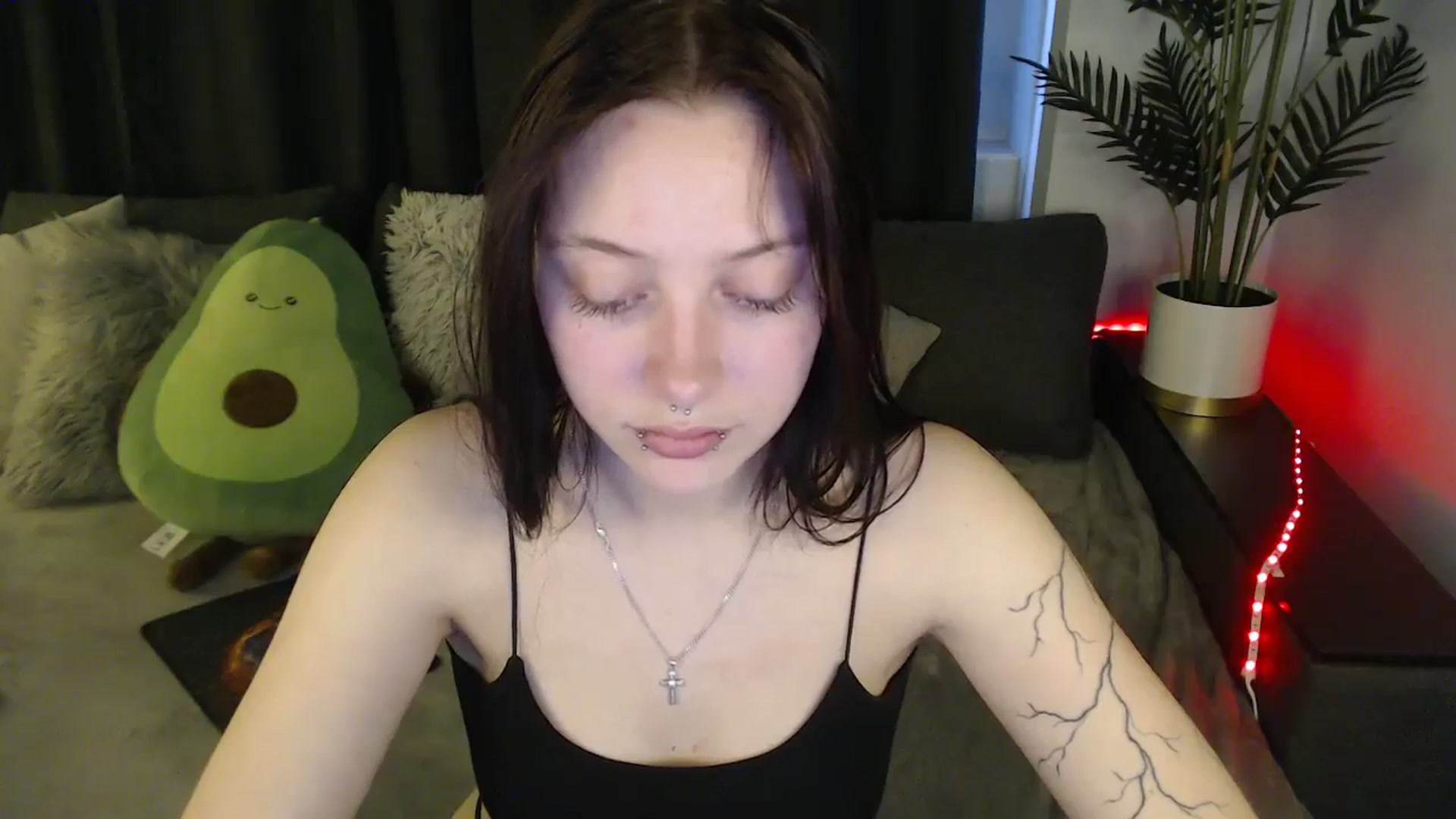 Gallery image thumbnail from SerenaSantos's myfreecams stream on, 05/20/2025, 11:59 image 17 of 20
