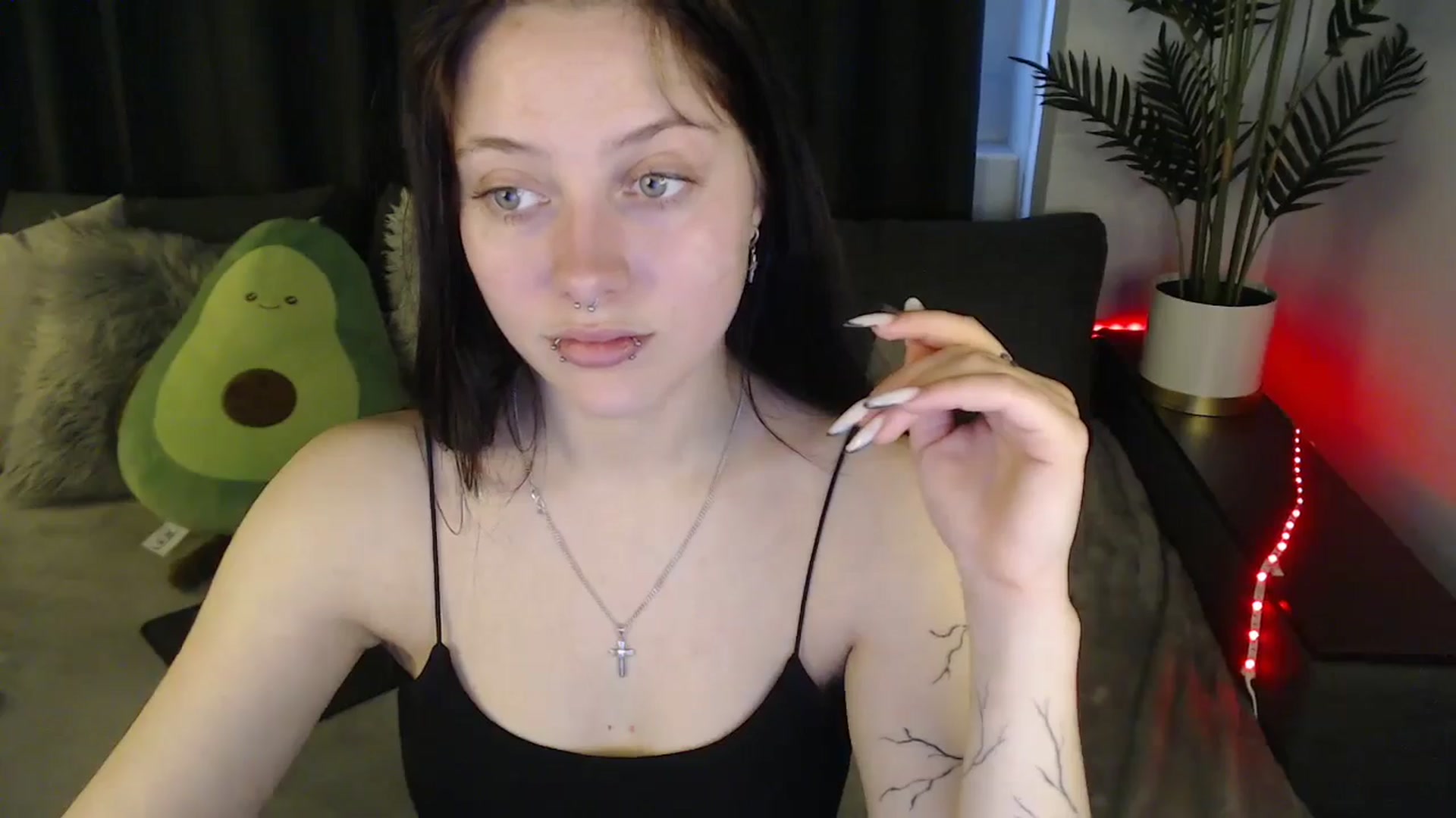 Gallery image thumbnail from SerenaSantos's myfreecams stream on, 05/20/2025, 11:59 image 20 of 20