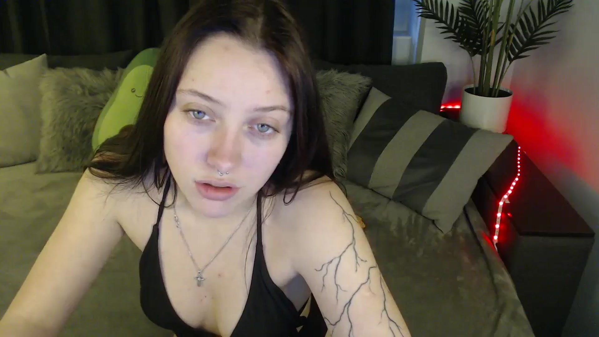 Gallery image thumbnail from SerenaSantos's myfreecams stream on, 05/24/2025, 12:50 image 10 of 20